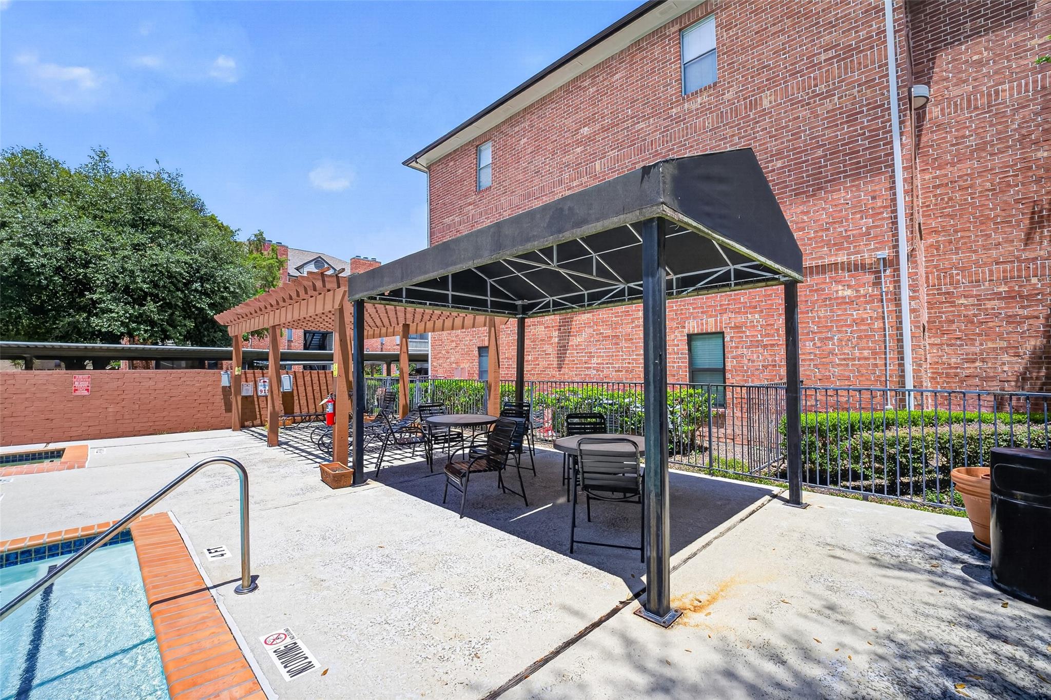 4041 Drake Street # 102