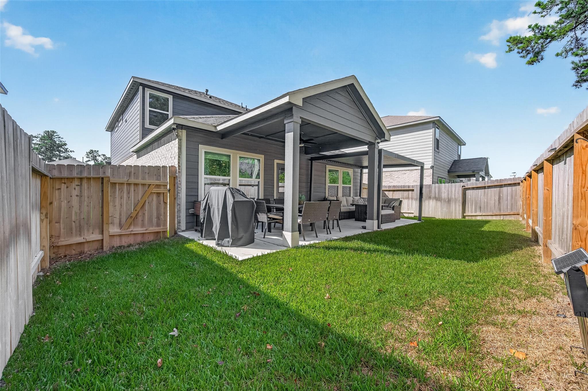 8522 Blueberry Ash Street
