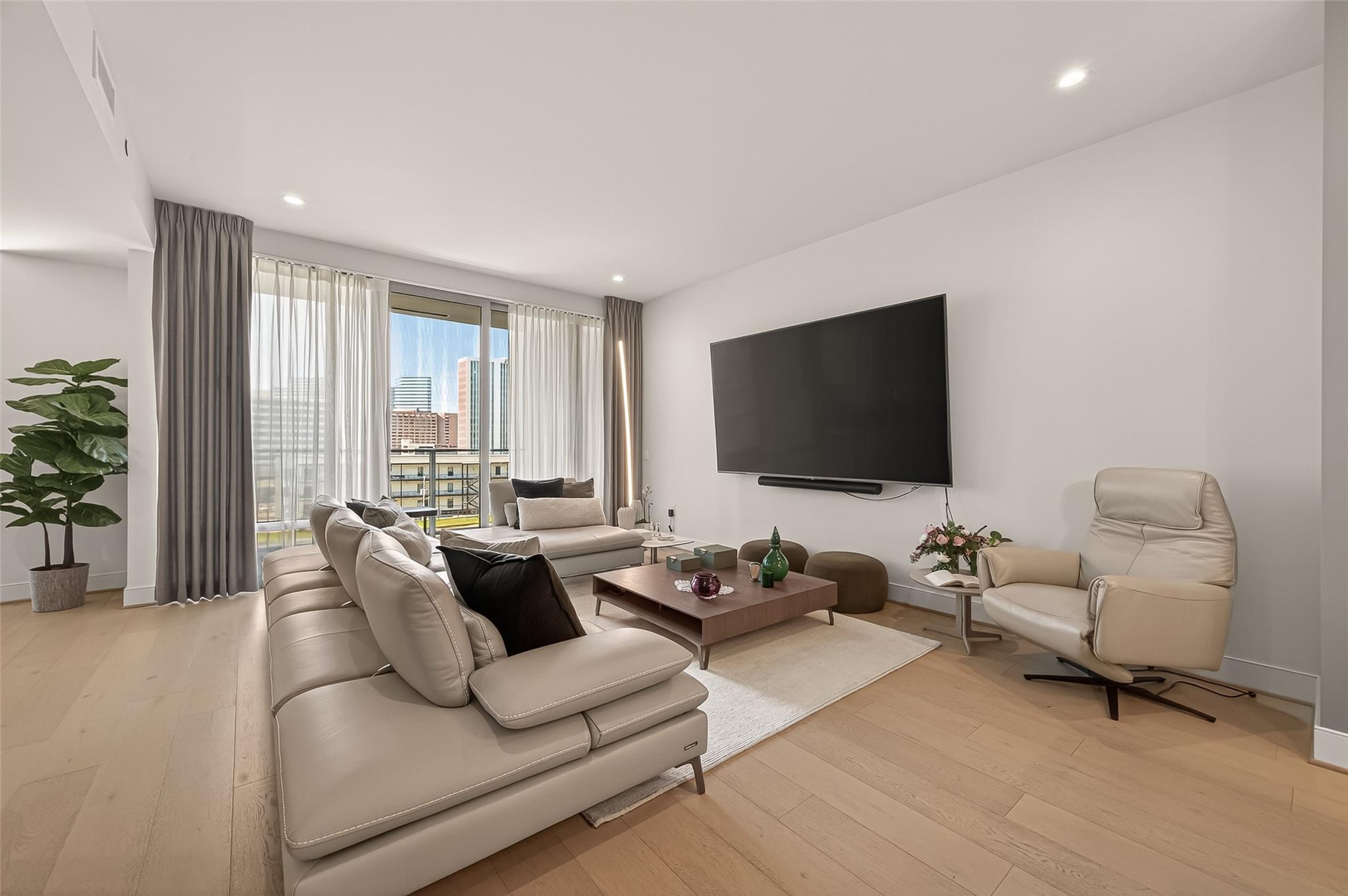 2047 Westcreek Lane # 601