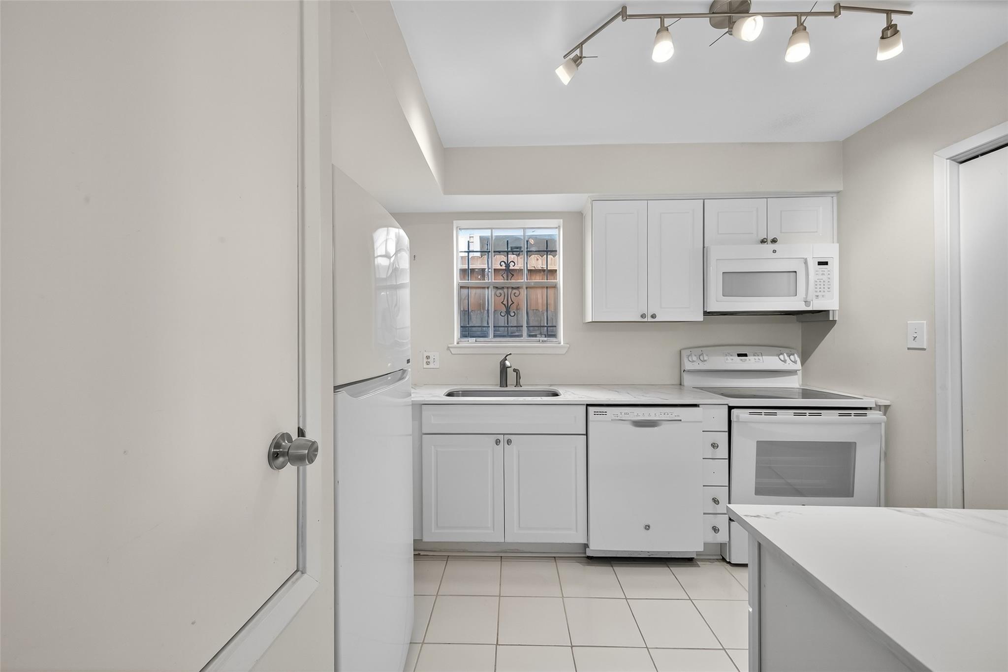 6201 Beverlyhill Street # 35