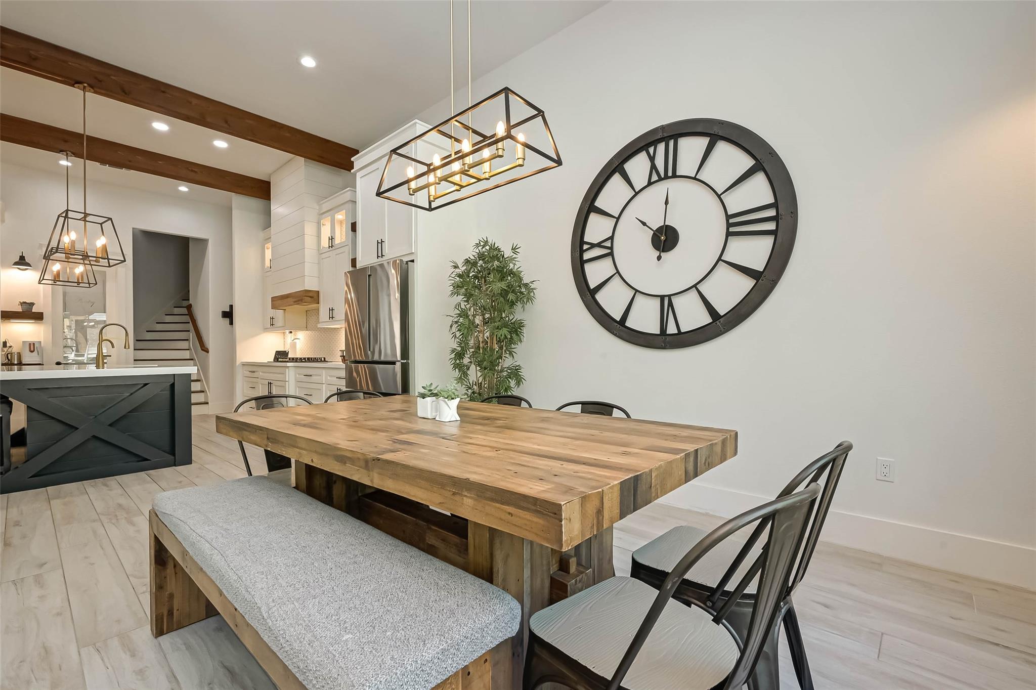2407 Chantilly Lane Lane