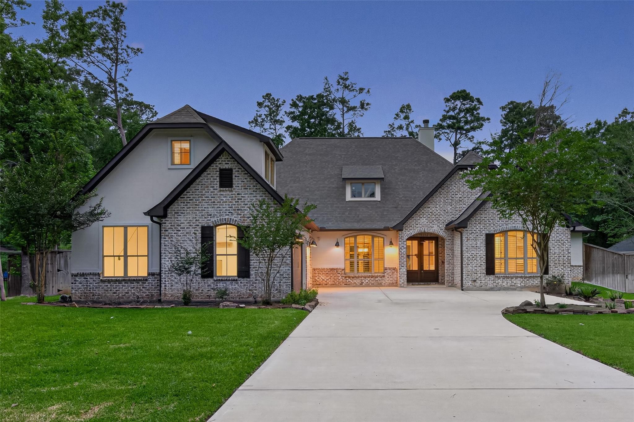 2407 Chantilly Lane Lane
