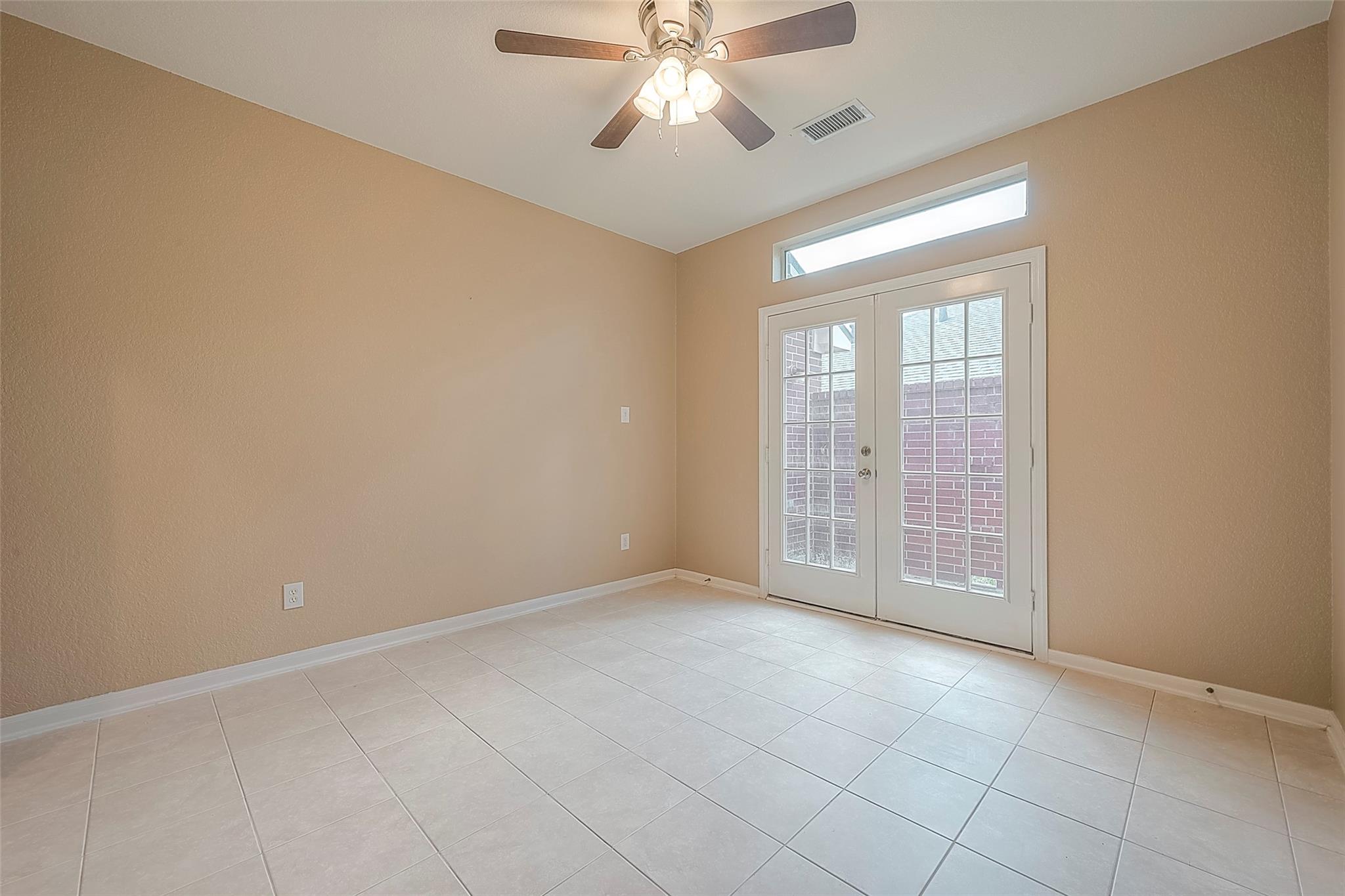 134 E Foxbriar Forest Circle