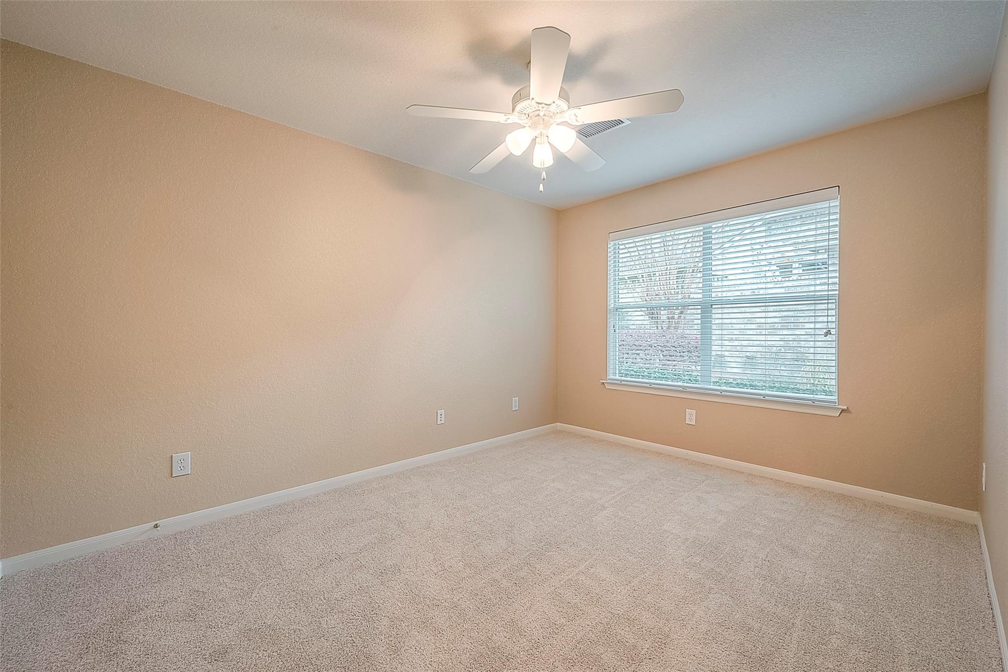 134 E Foxbriar Forest Circle