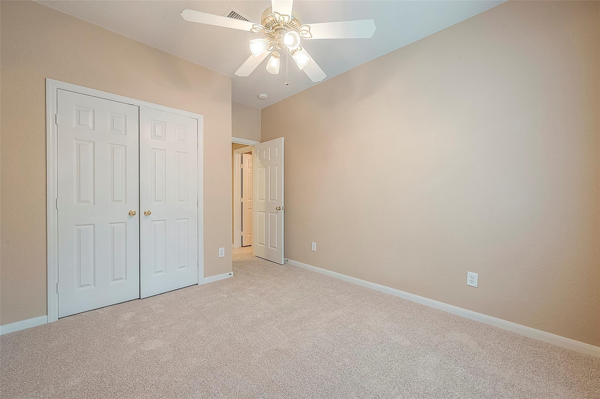 134 E Foxbriar Forest Circle