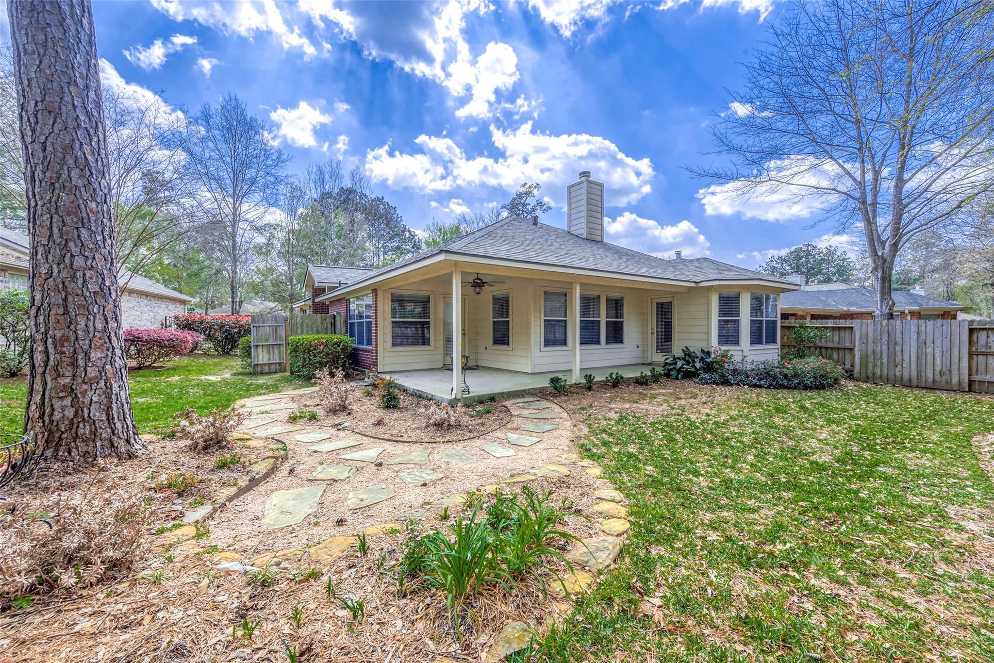 134 E Foxbriar Forest Circle