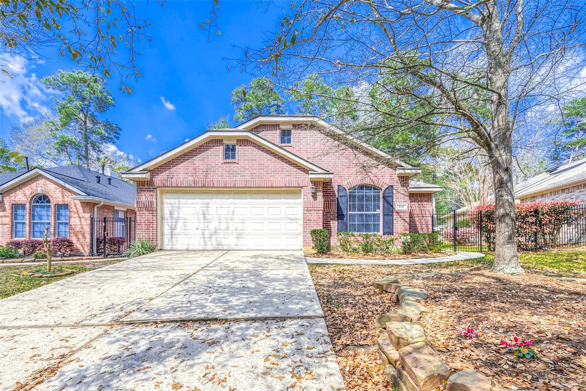 134 E Foxbriar Forest Circle