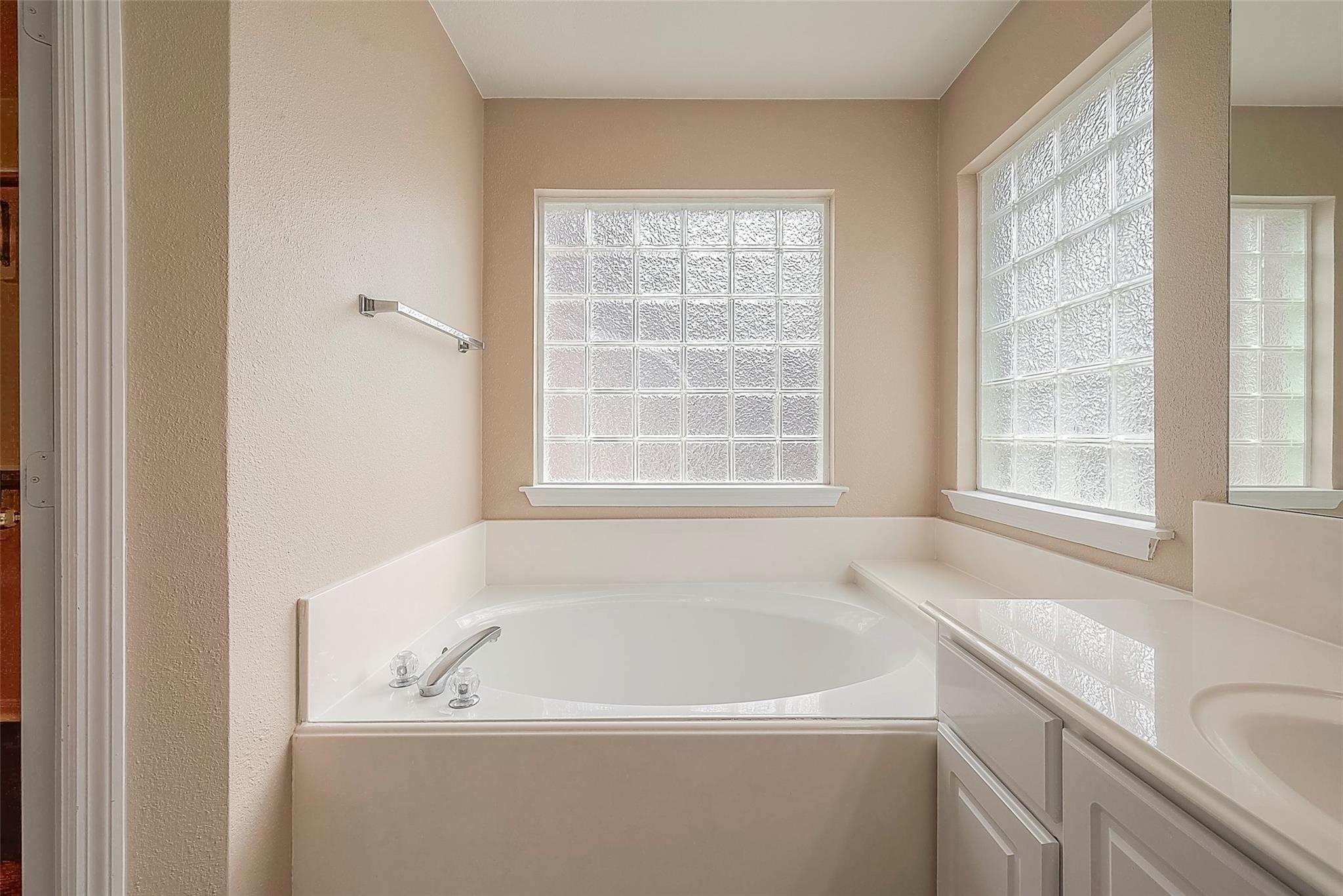 134 E Foxbriar Forest Circle