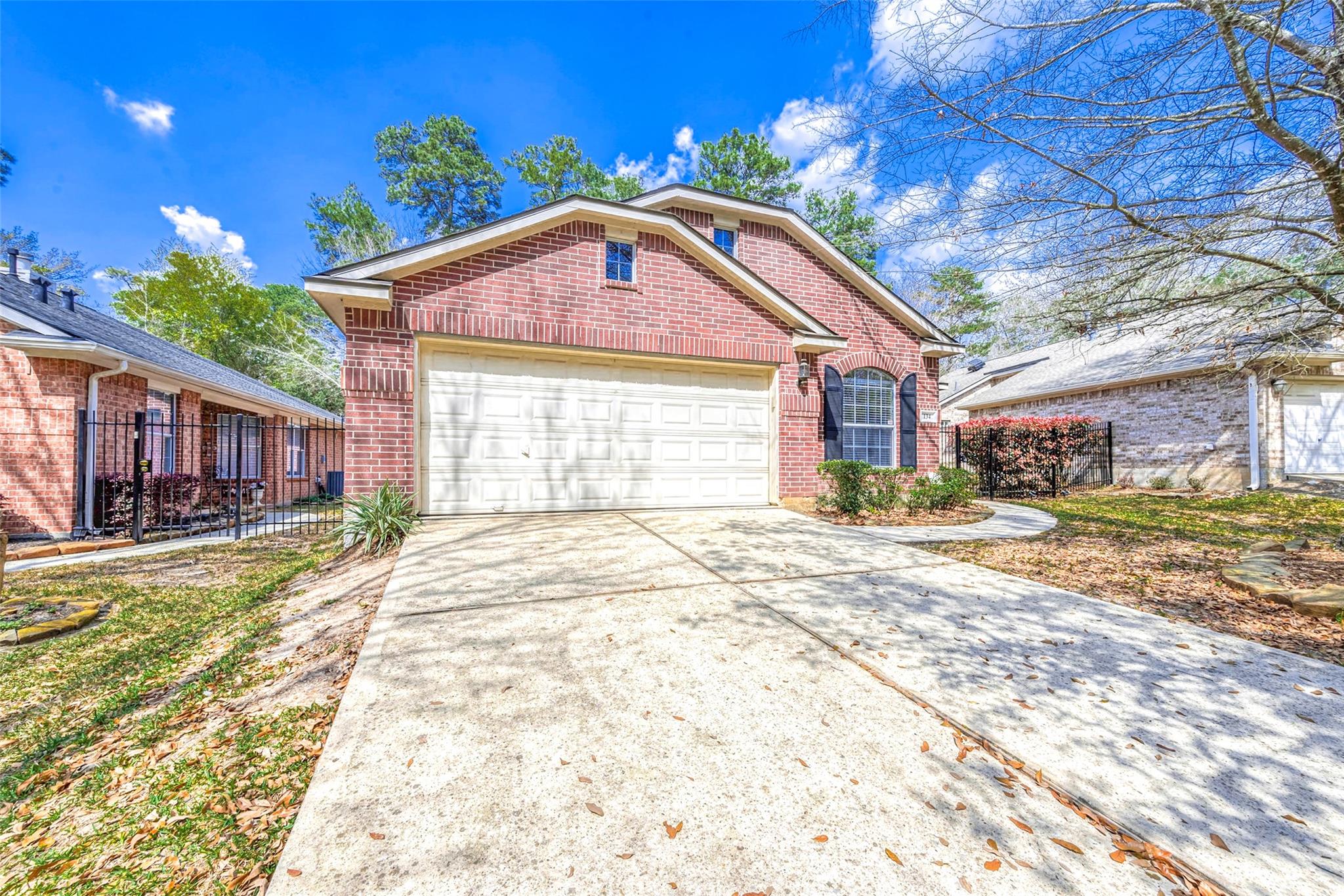134 E Foxbriar Forest Circle