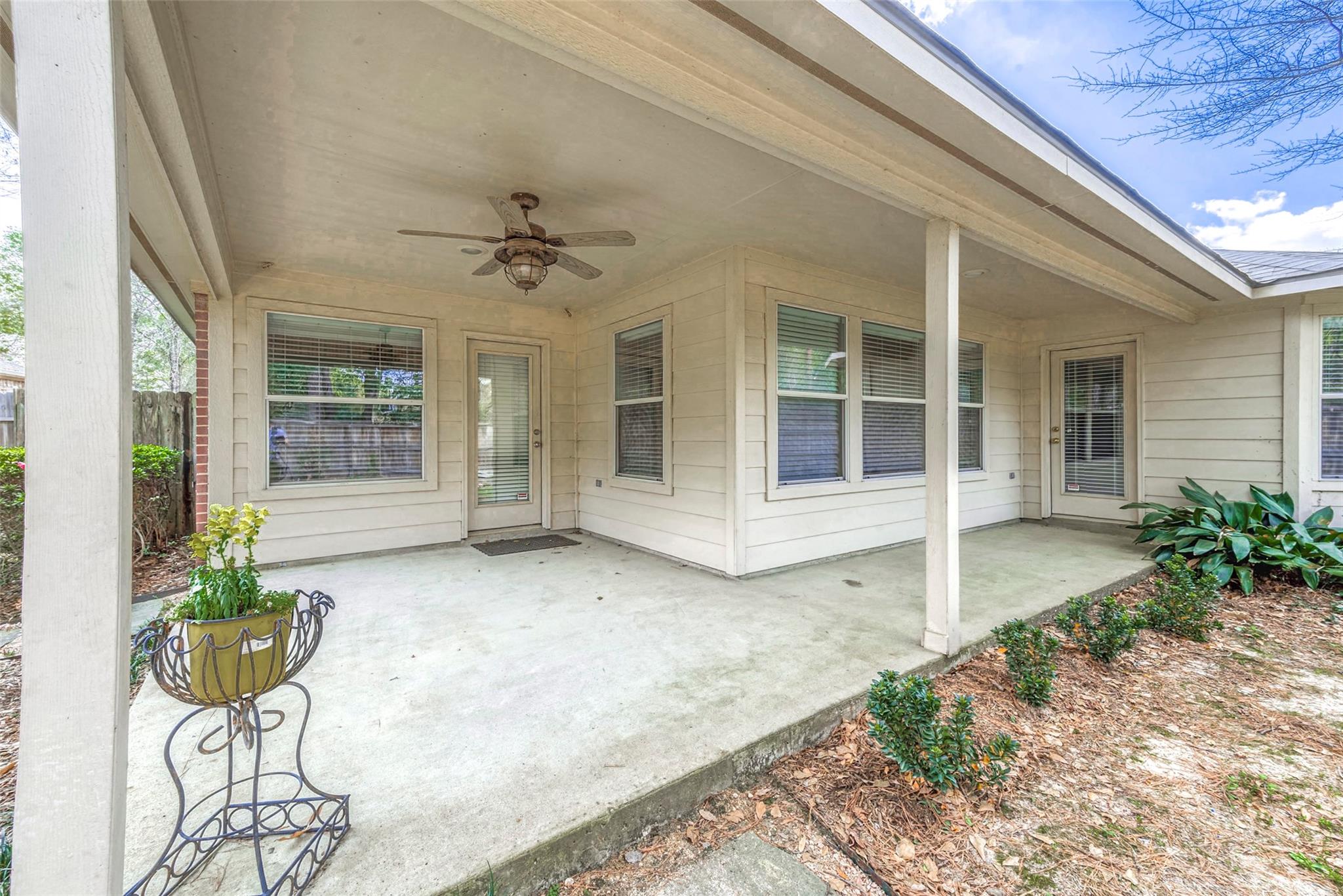 134 E Foxbriar Forest Circle