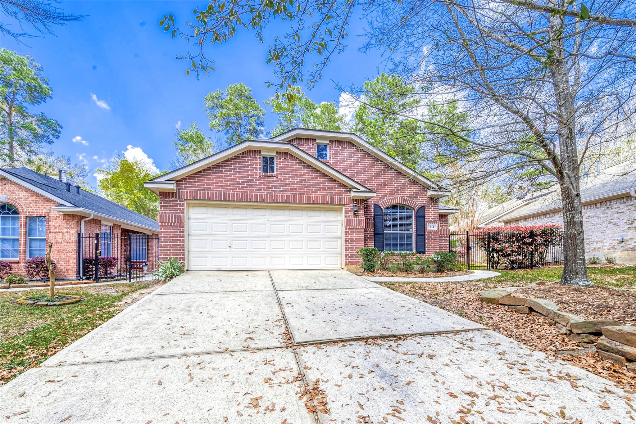 134 E Foxbriar Forest Circle