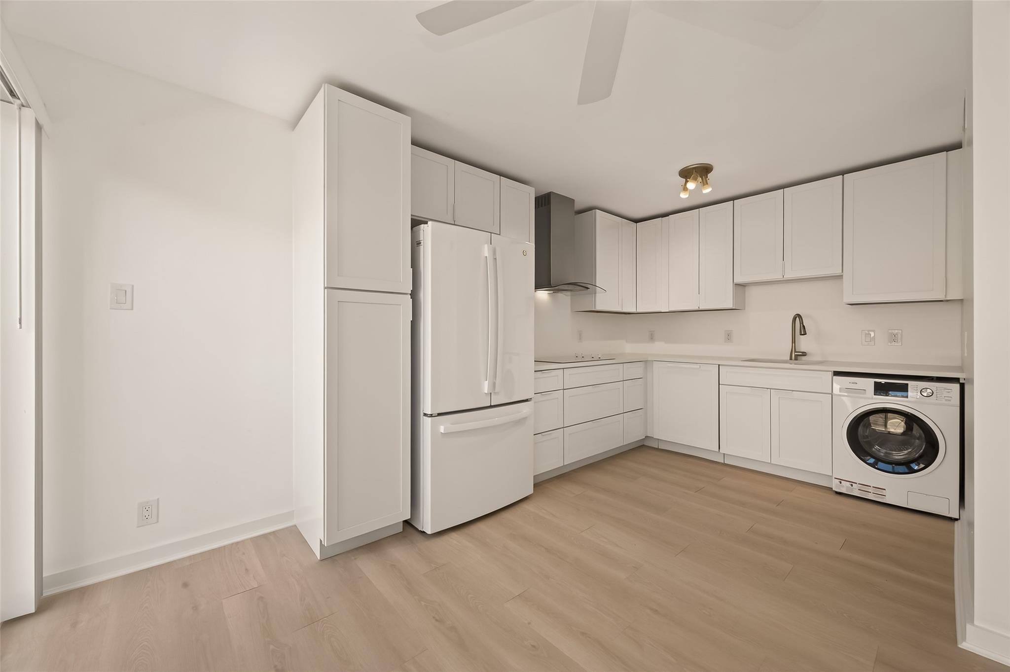 5115 Del Monte Drive Unit: 4/D