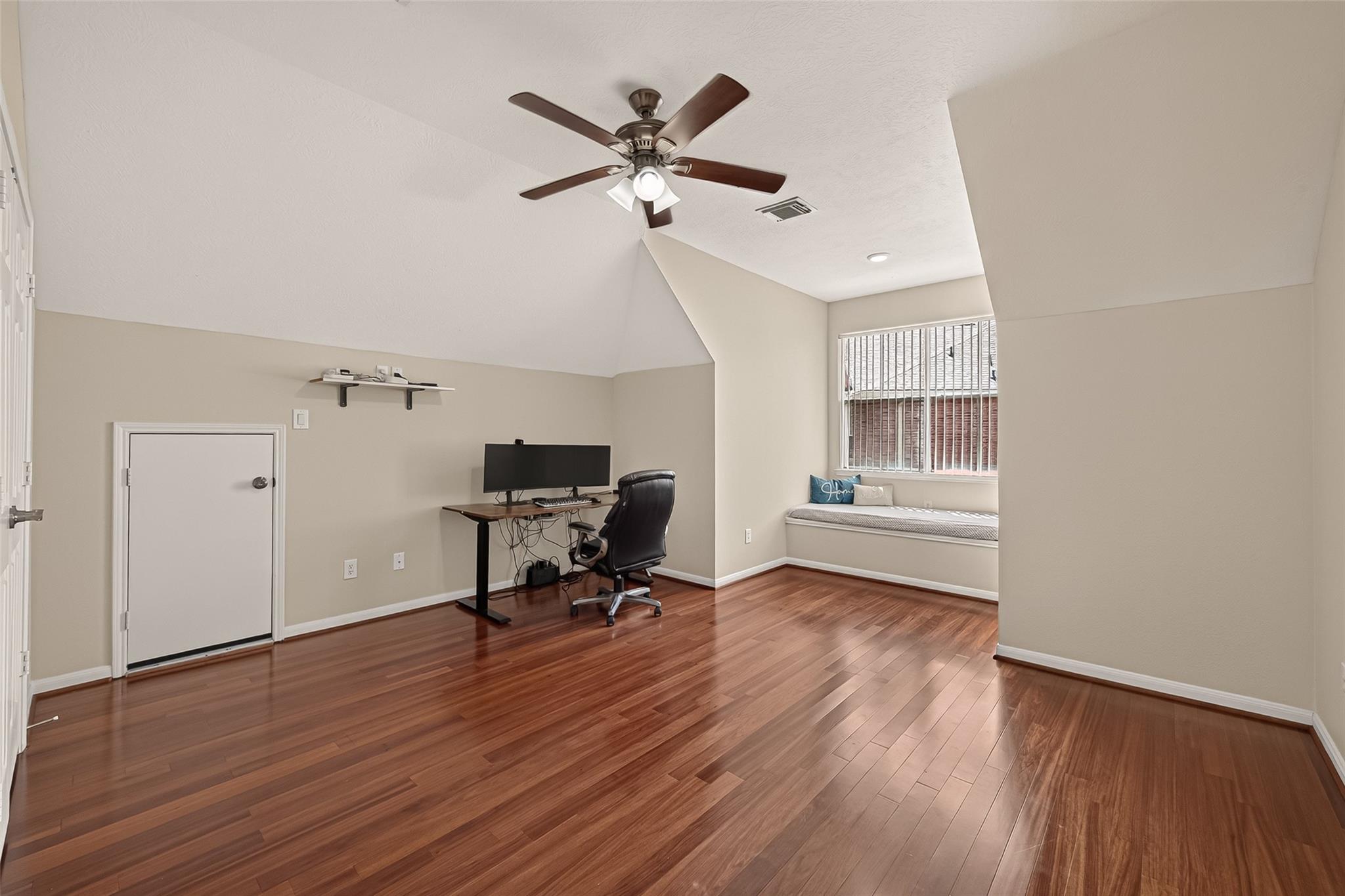 2002 Thorncrest Court