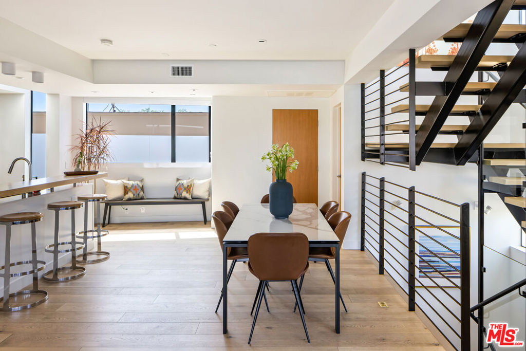 MODERN TOWNHOME || ROOFTOP TERRACE