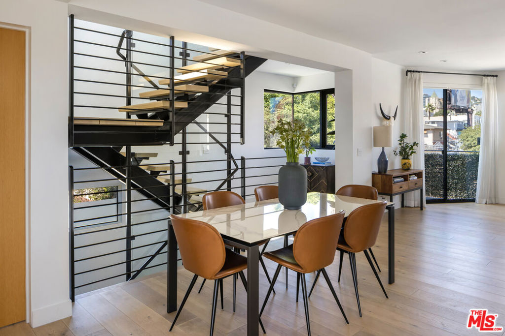 MODERN TOWNHOME || ROOFTOP TERRACE