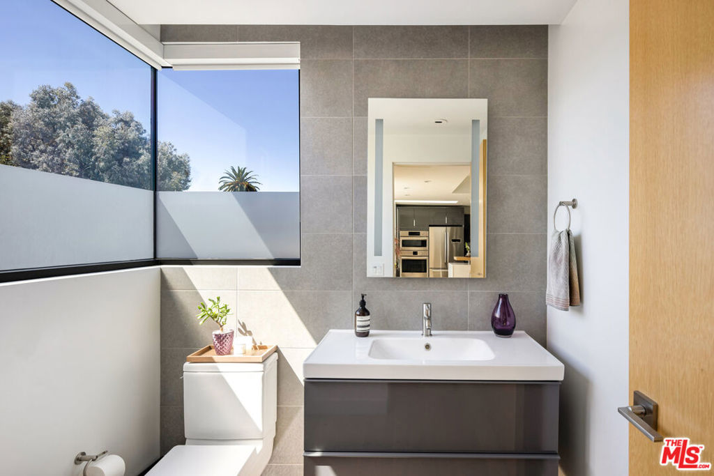 MODERN TOWNHOME || ROOFTOP TERRACE