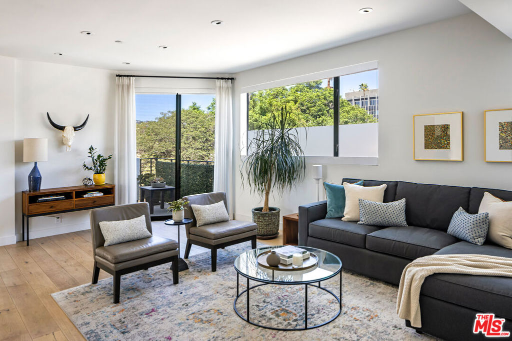 MODERN TOWNHOME || ROOFTOP TERRACE