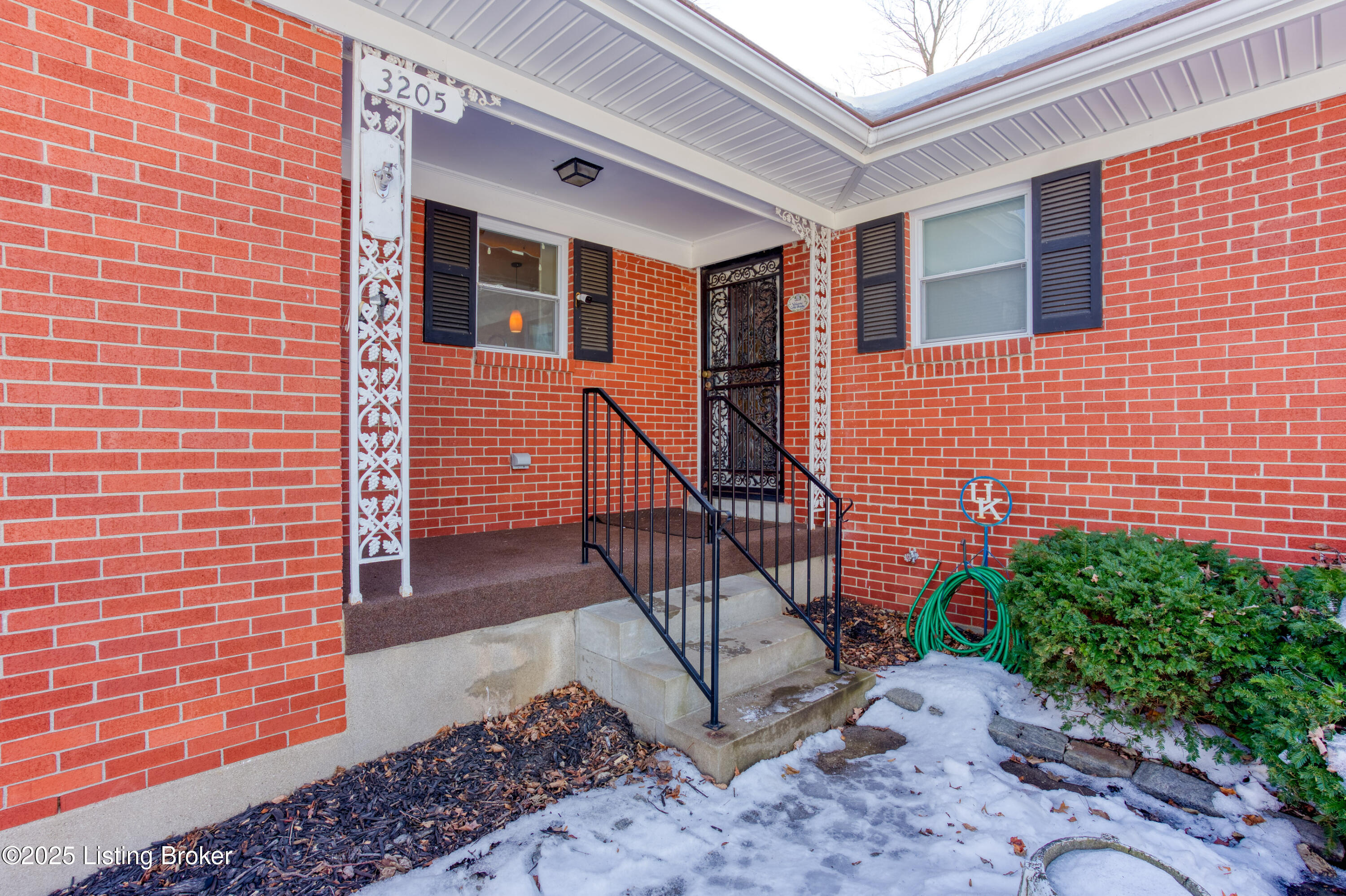 3205 Maple Rd