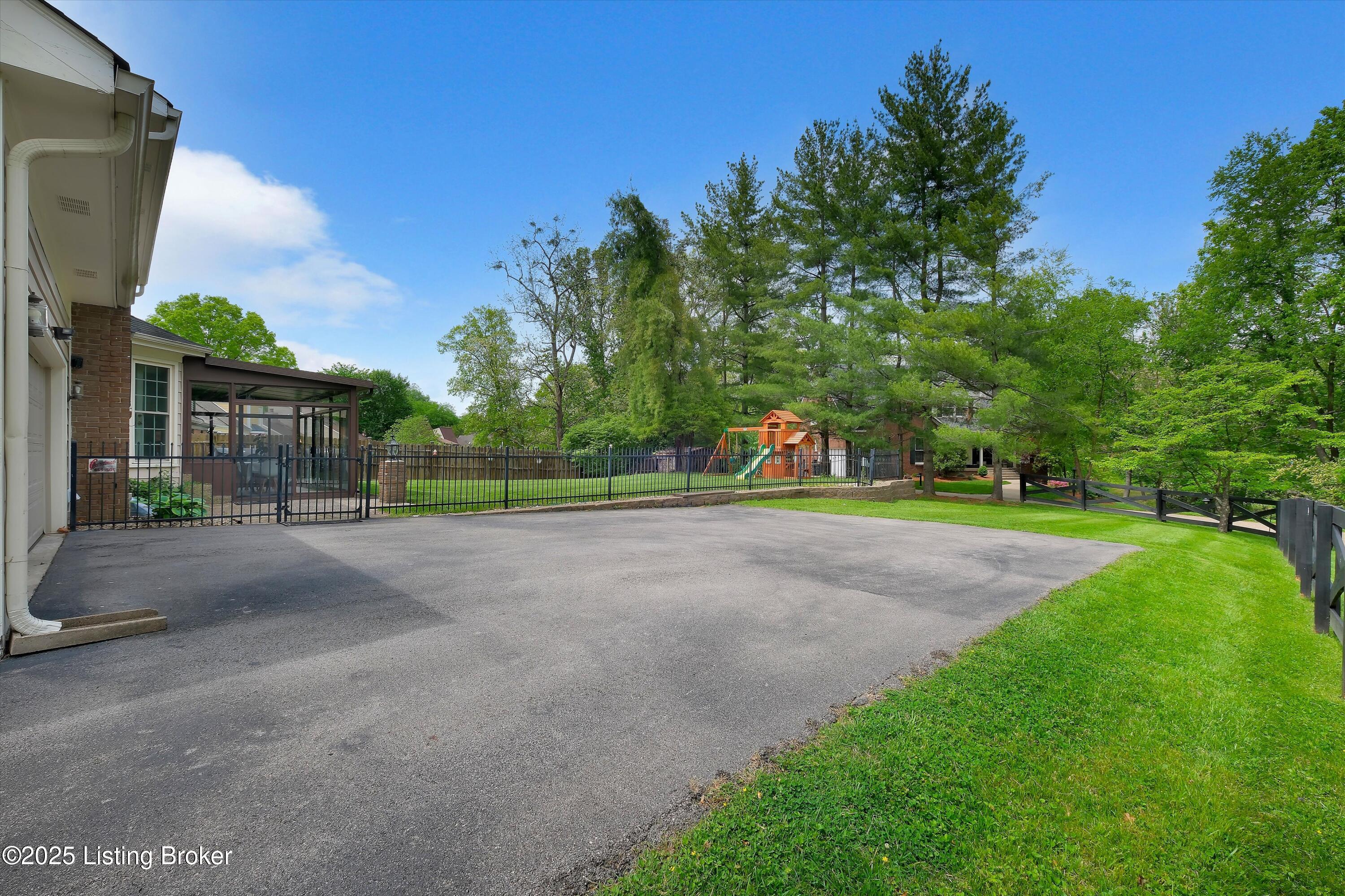 5601 Timber Ridge Dr