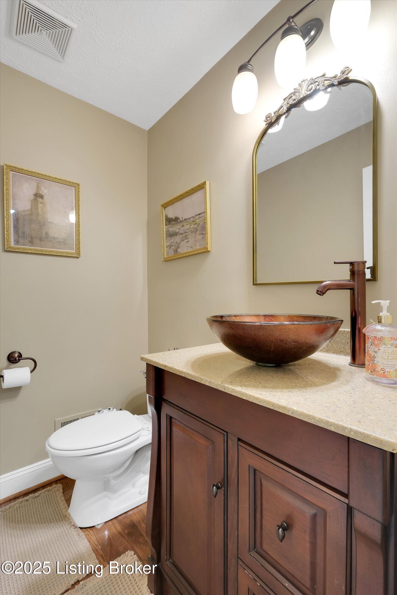 5601 Timber Ridge Dr