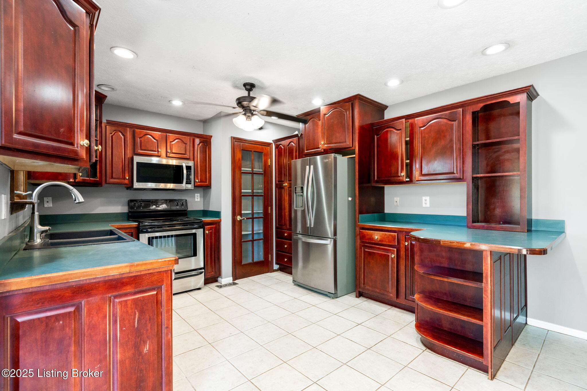 10207 El Coco Ct