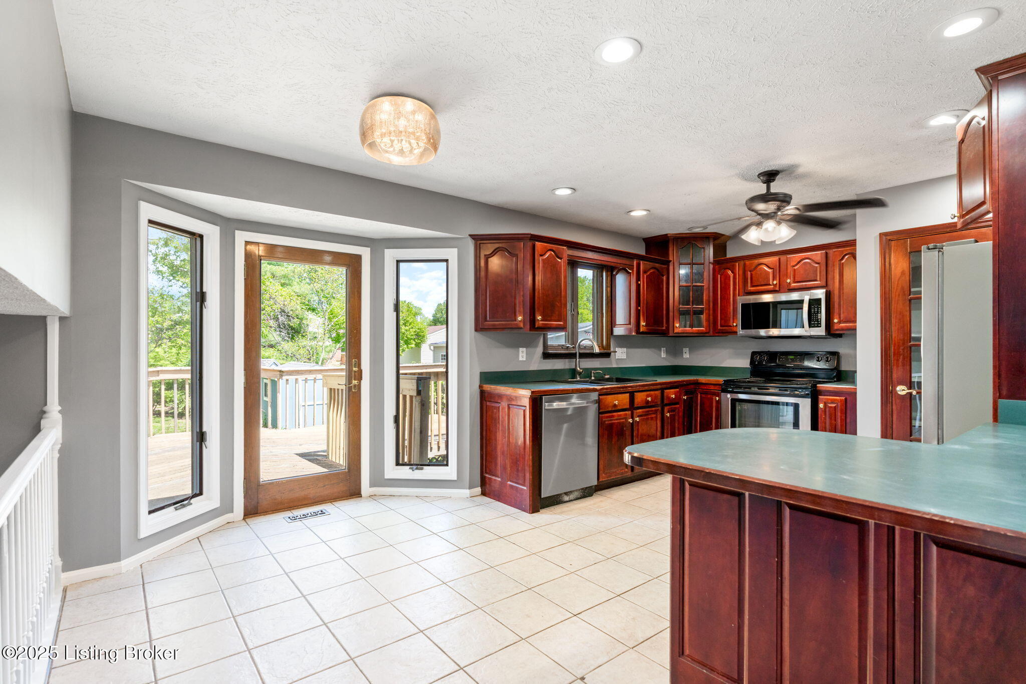 10207 El Coco Ct