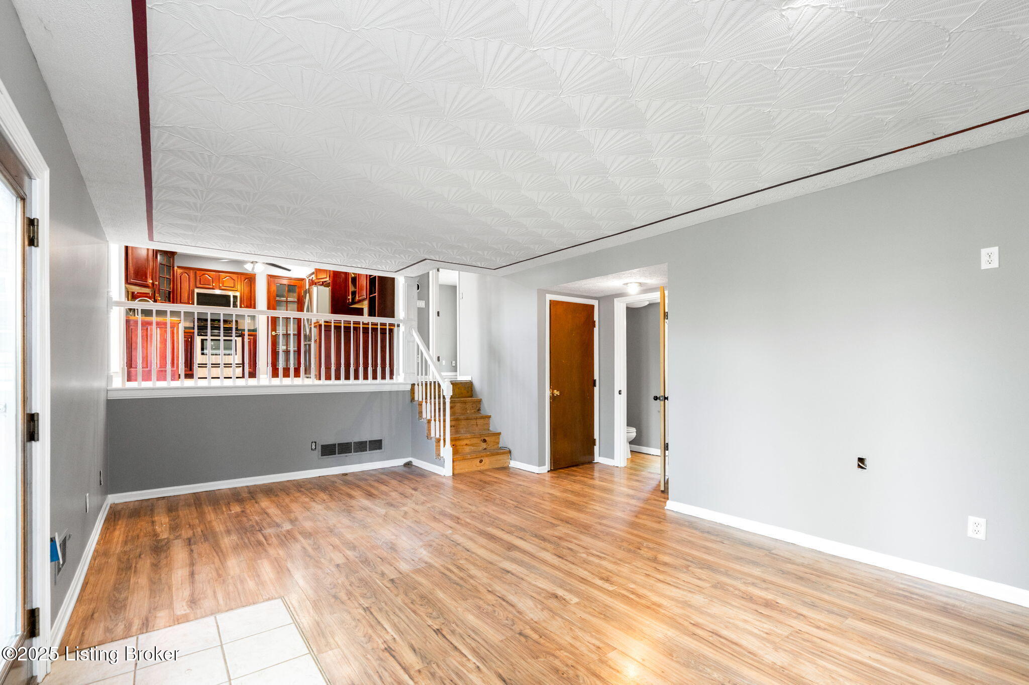 10207 El Coco Ct