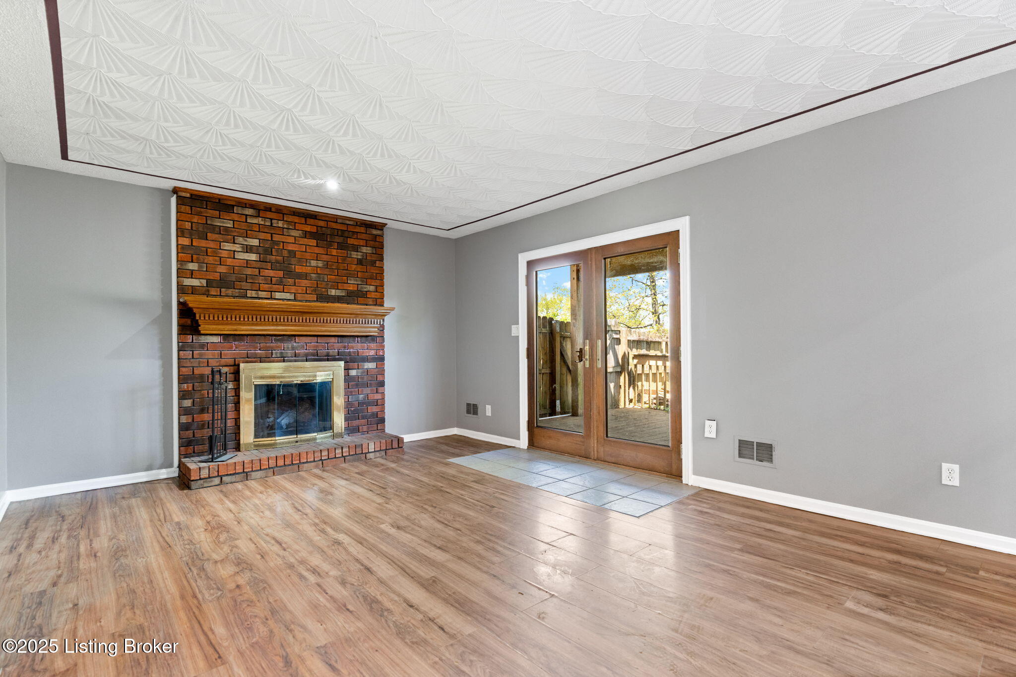 10207 El Coco Ct