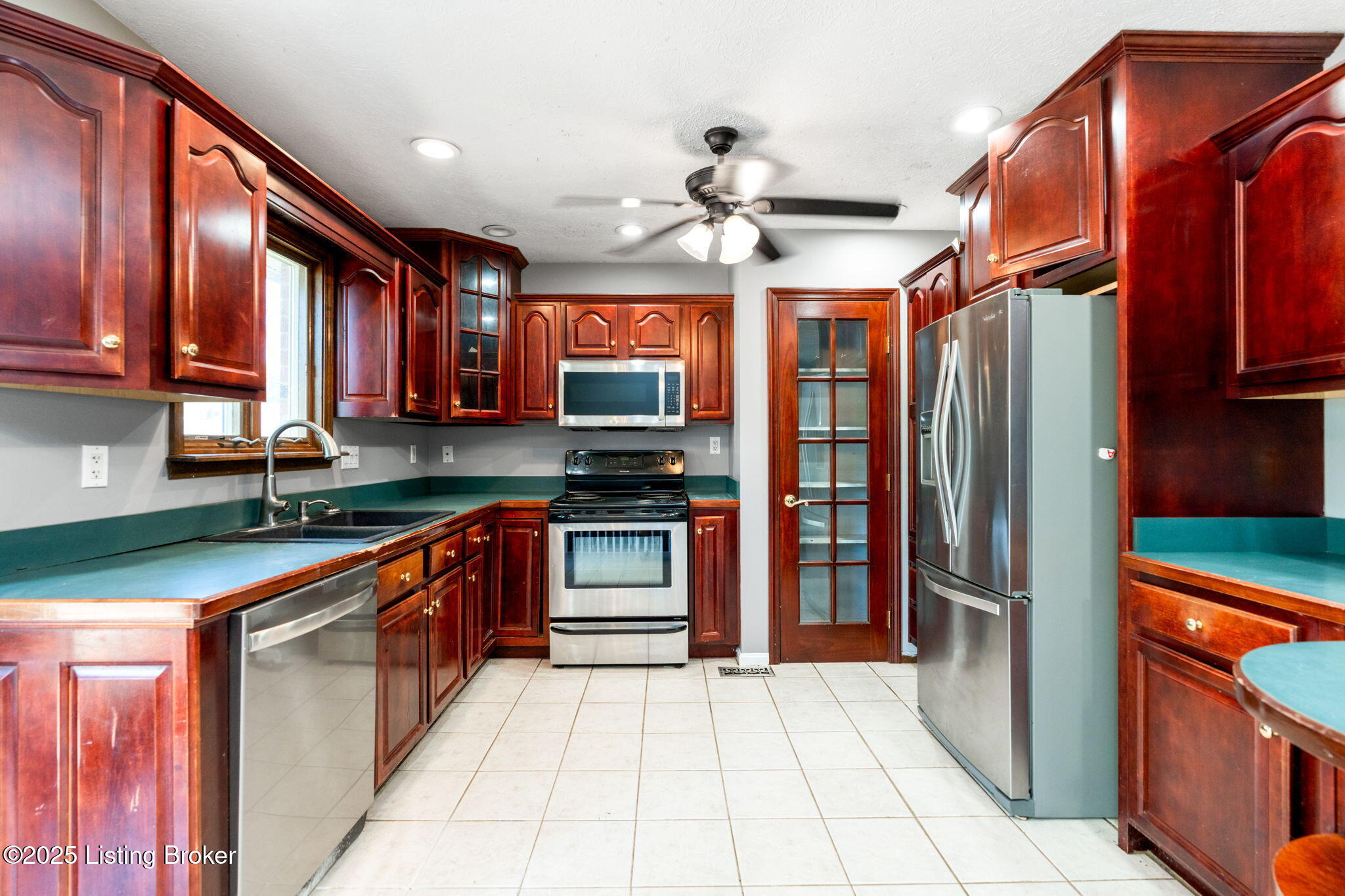 10207 El Coco Ct