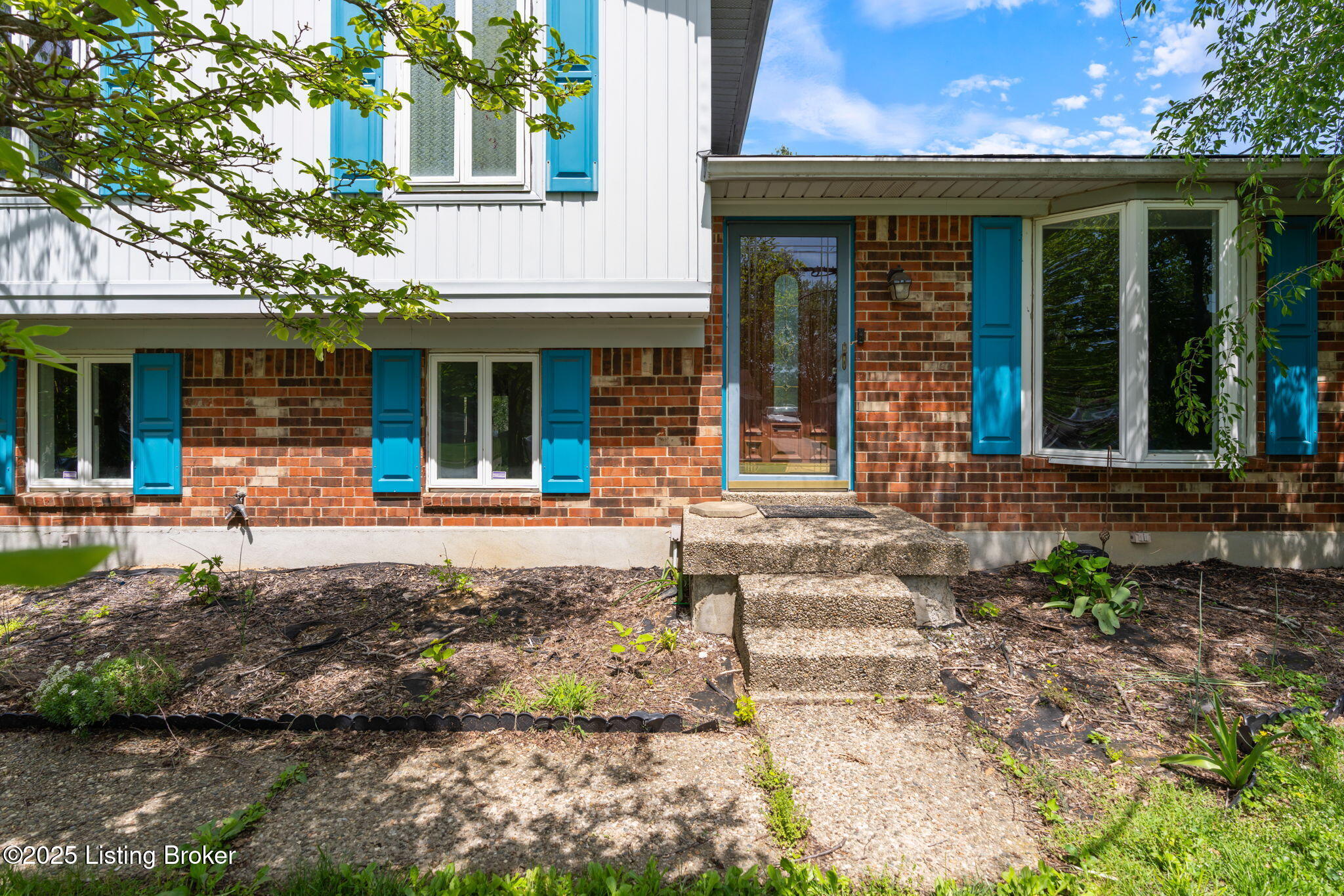 10207 El Coco Ct