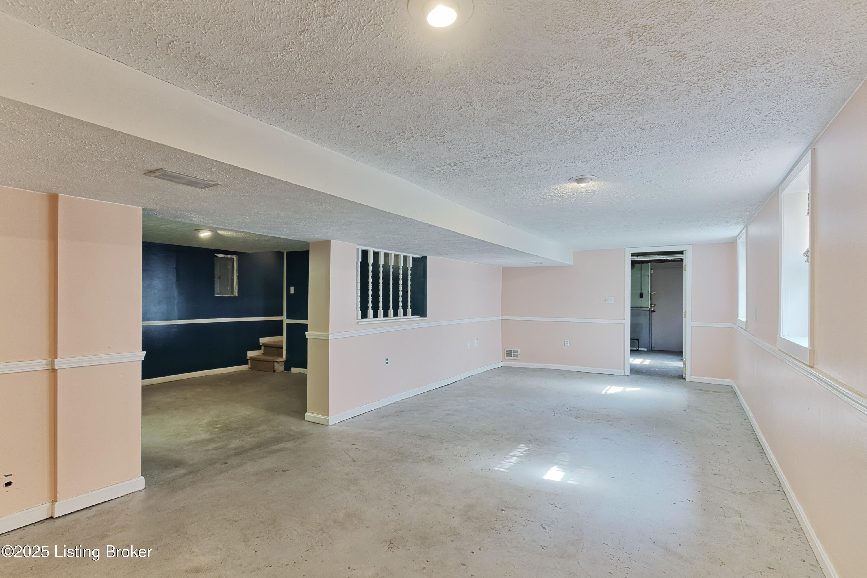 809 Bluegrass Ave