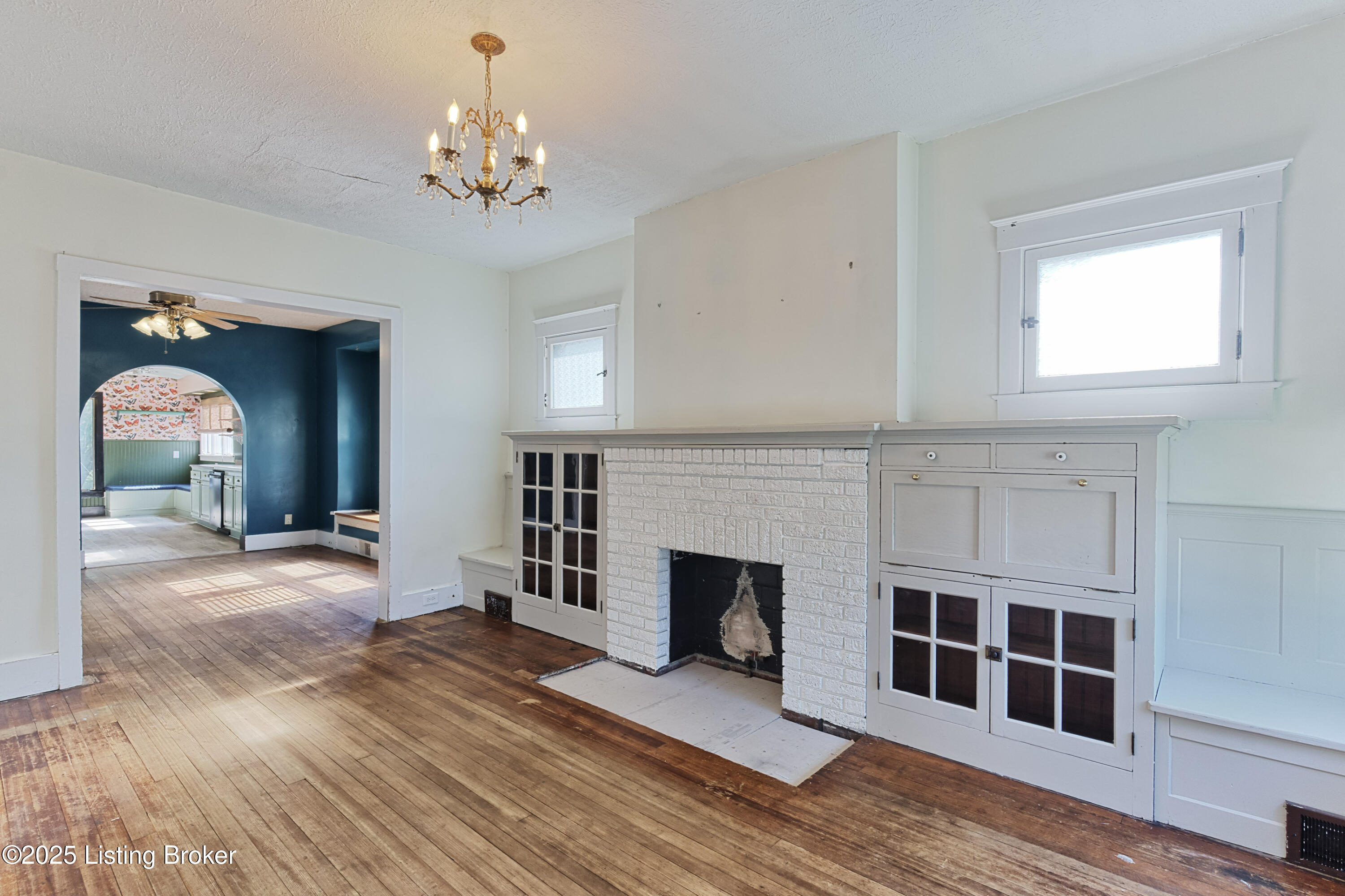 809 Bluegrass Ave