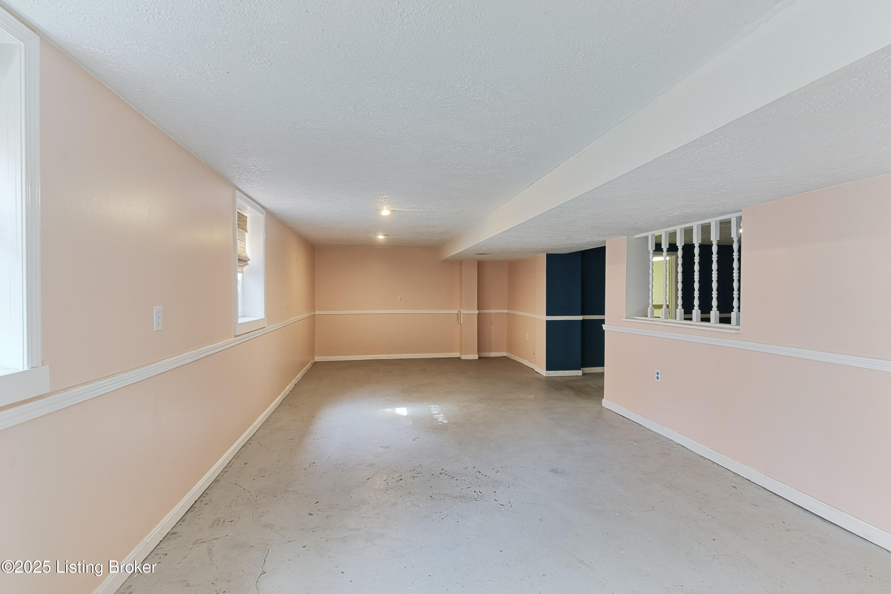 809 Bluegrass Ave