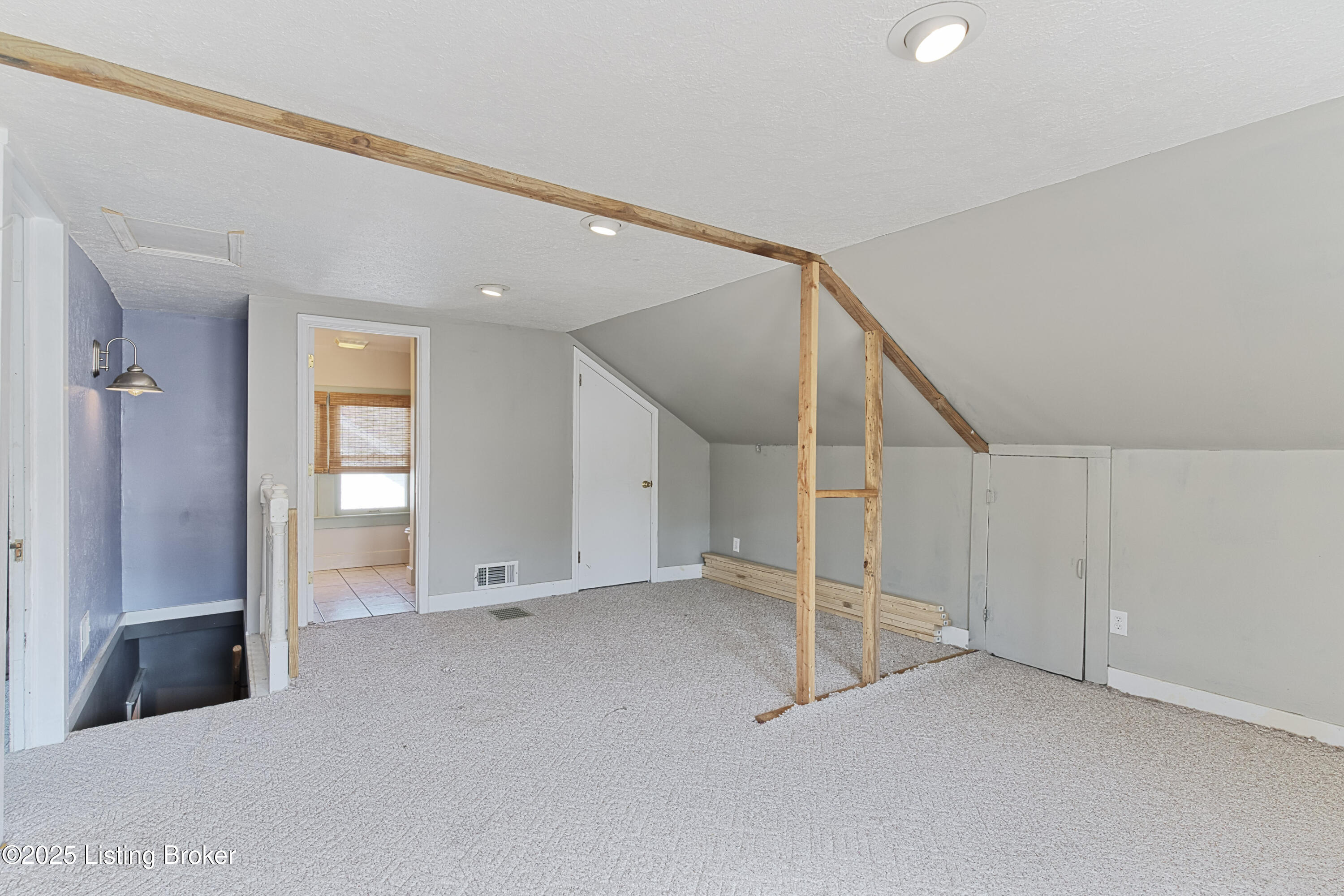 809 Bluegrass Ave