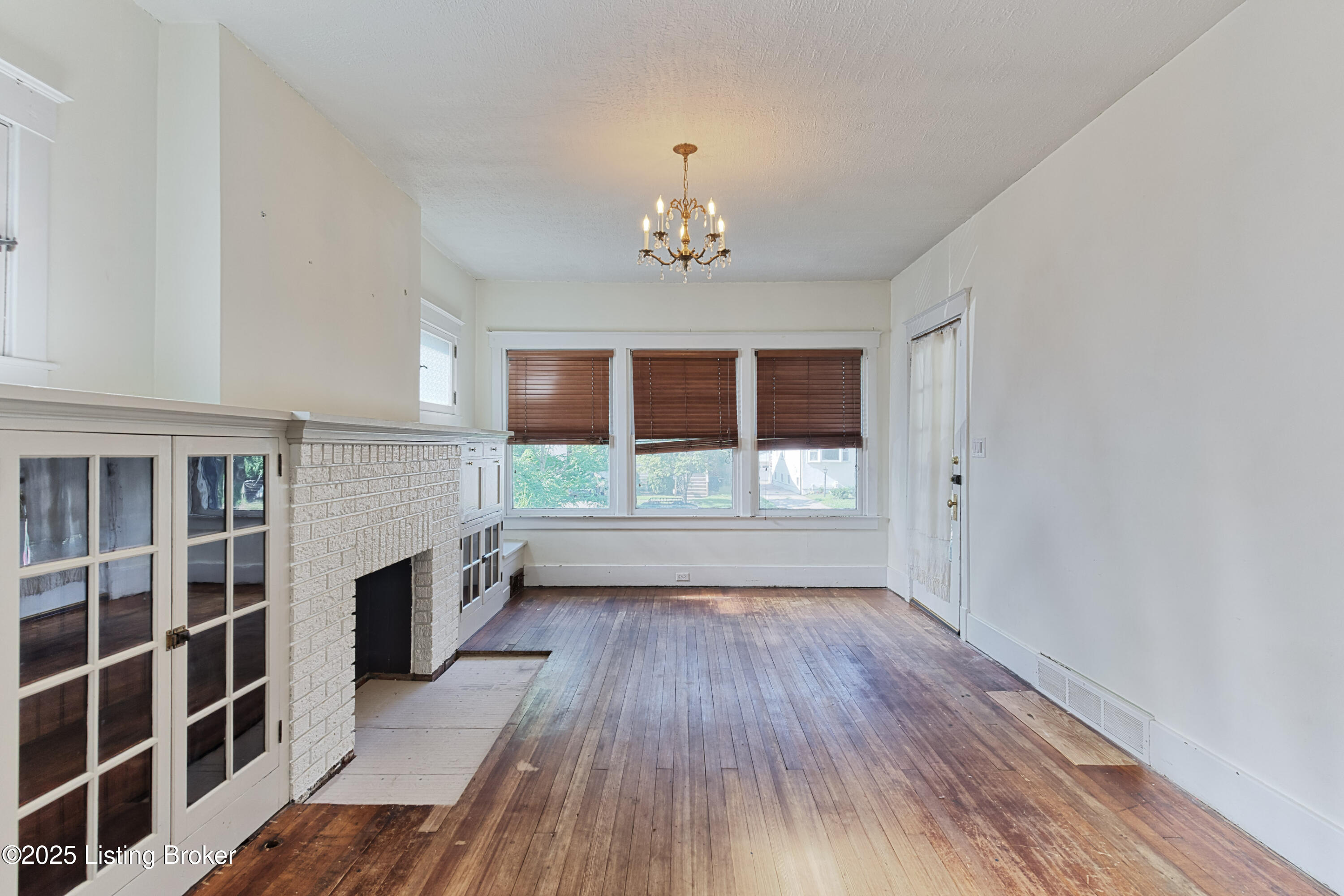 809 Bluegrass Ave