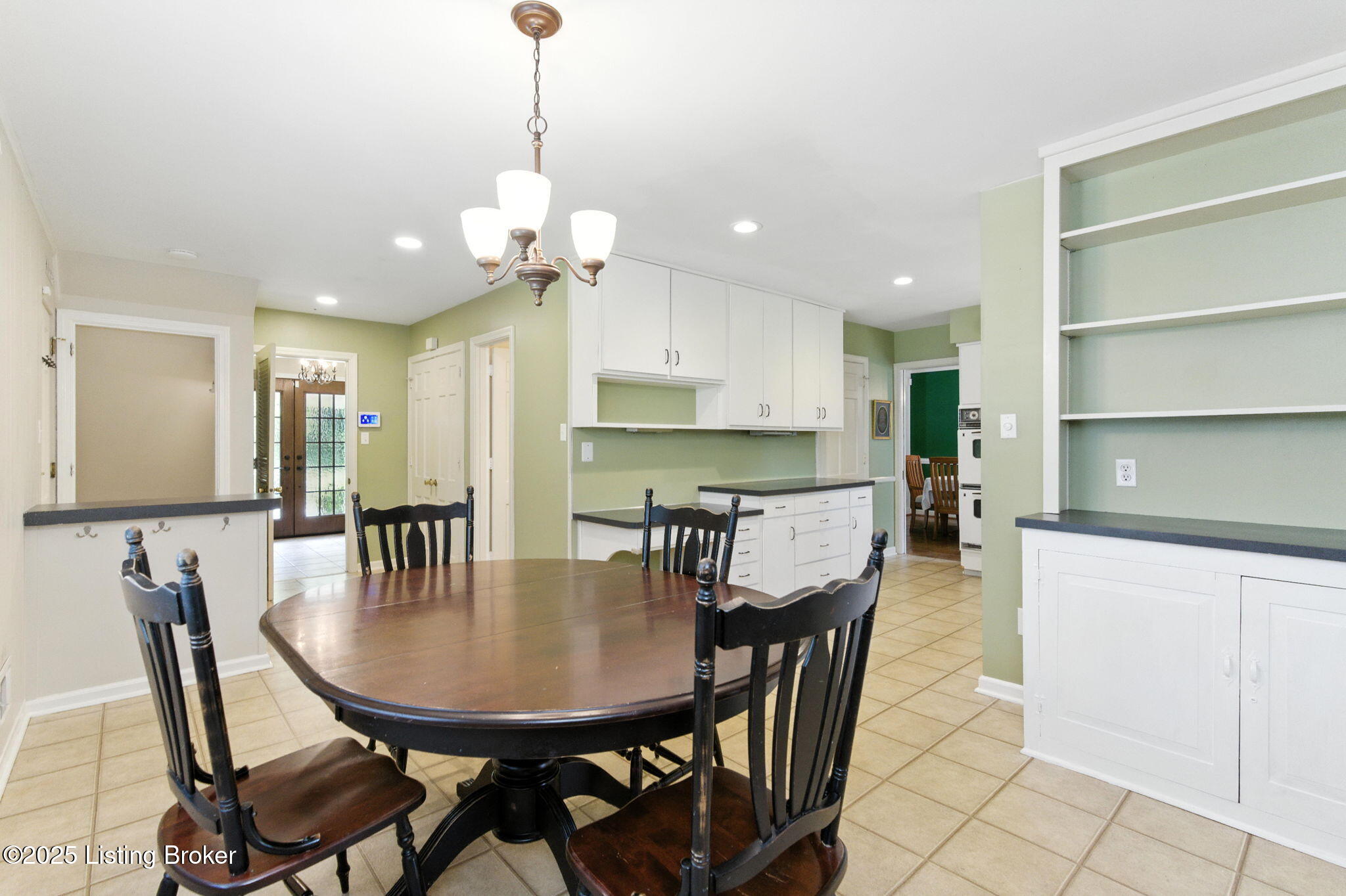 700 Greenridge Ln