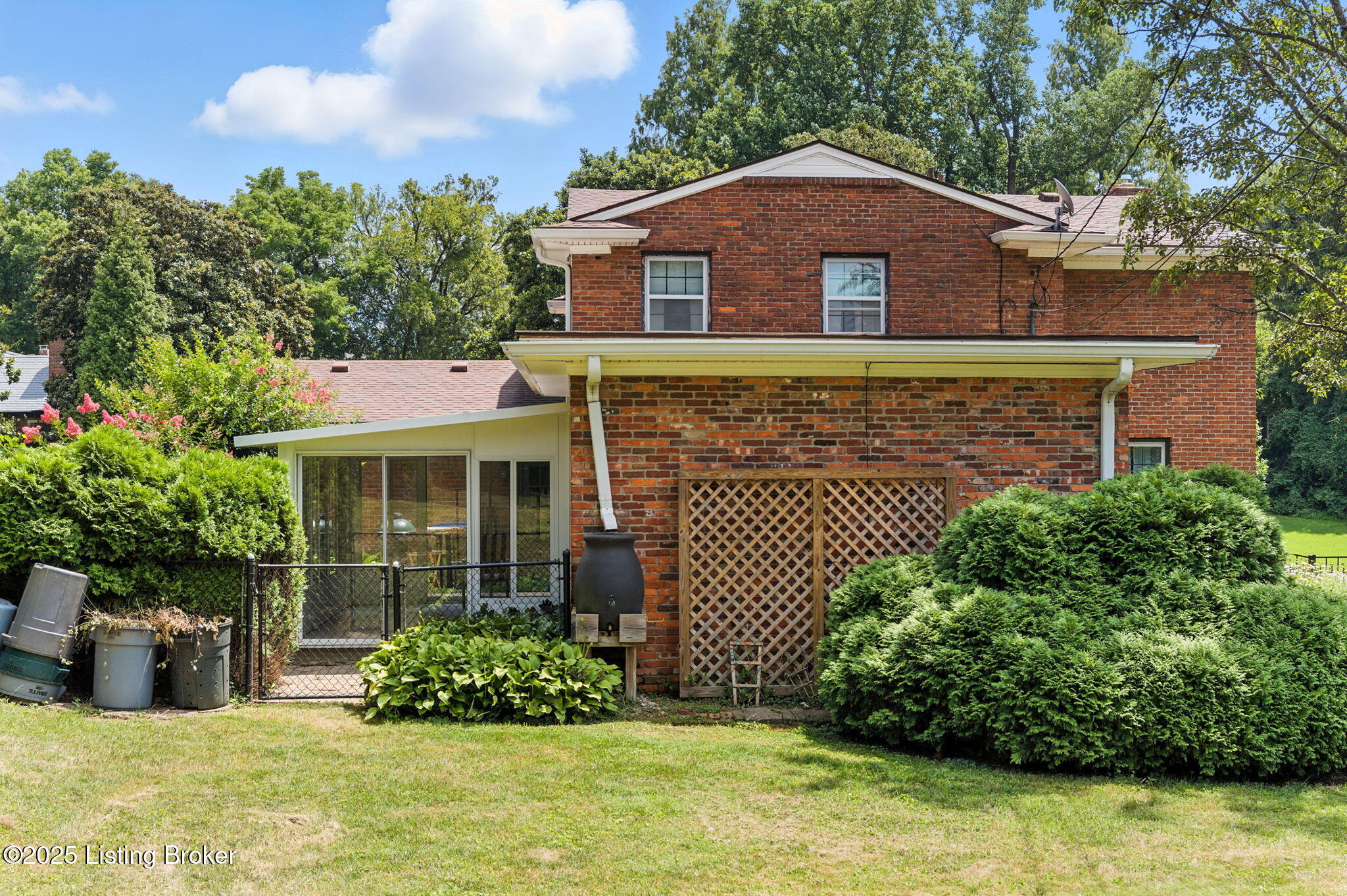 700 Greenridge Ln