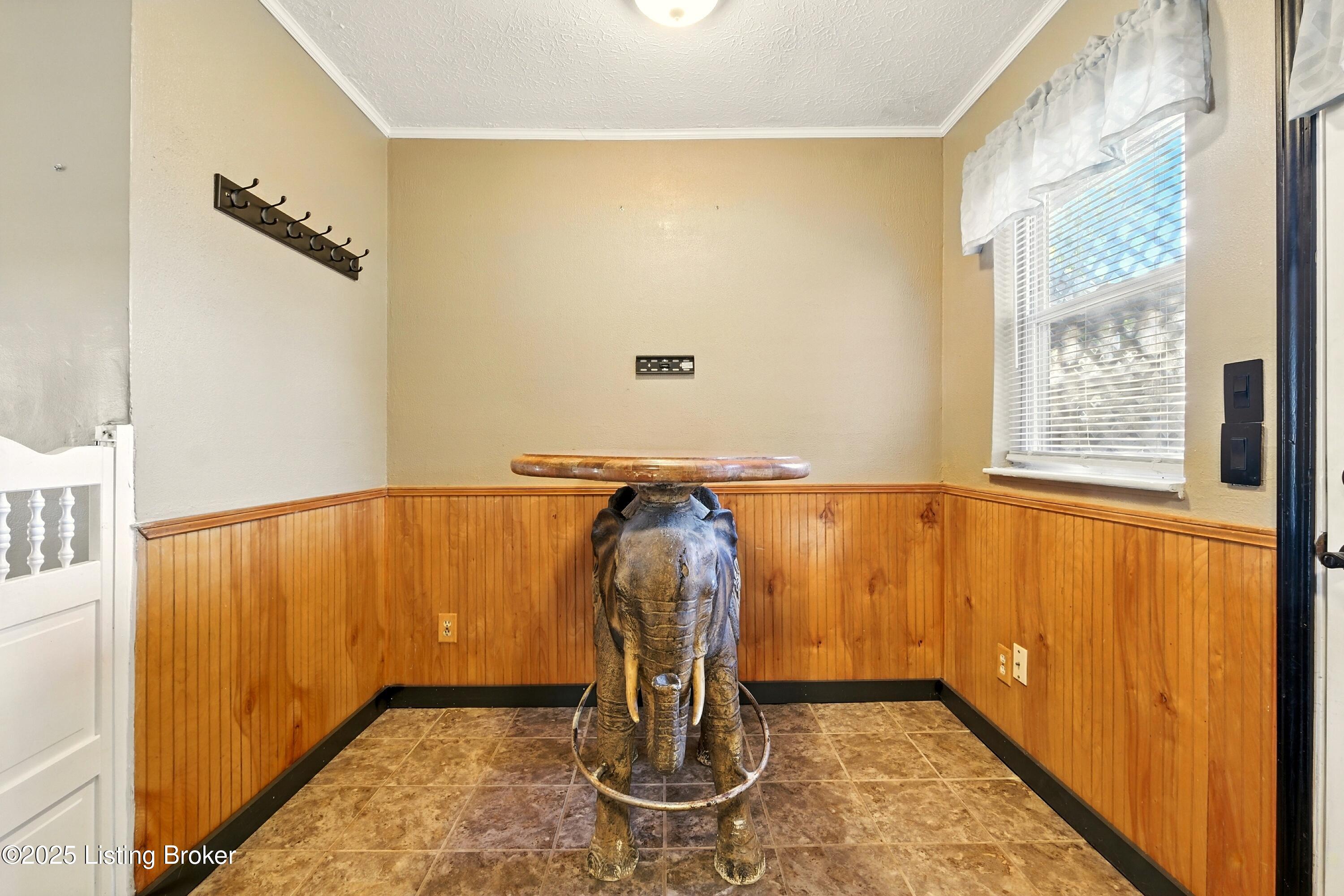 325 E Blue Jay Rd