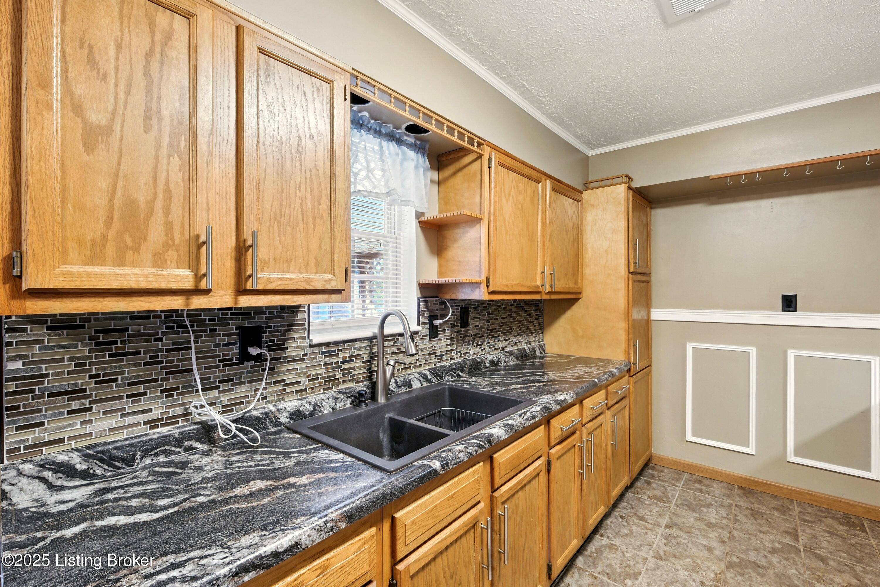 325 E Blue Jay Rd
