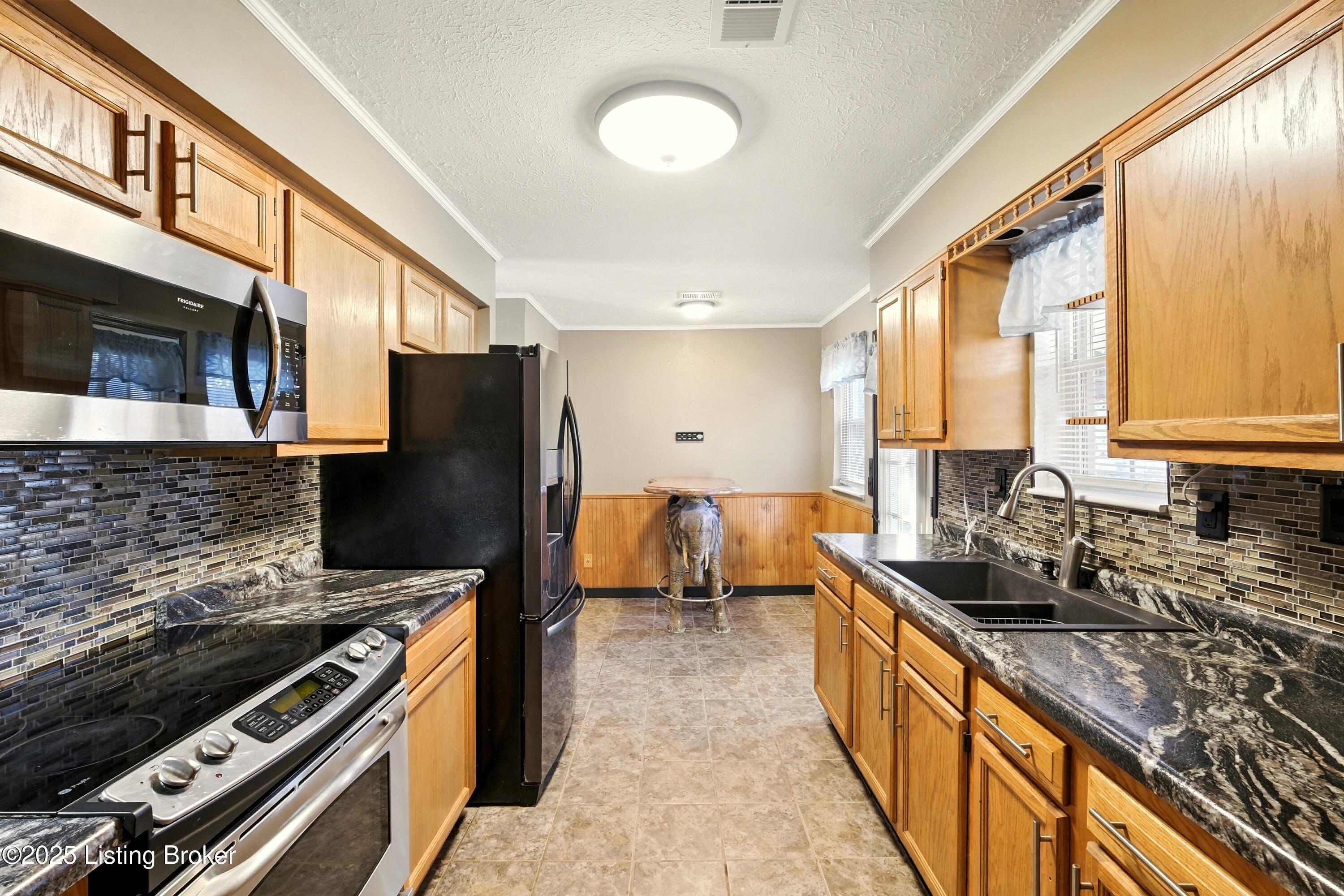 325 E Blue Jay Rd