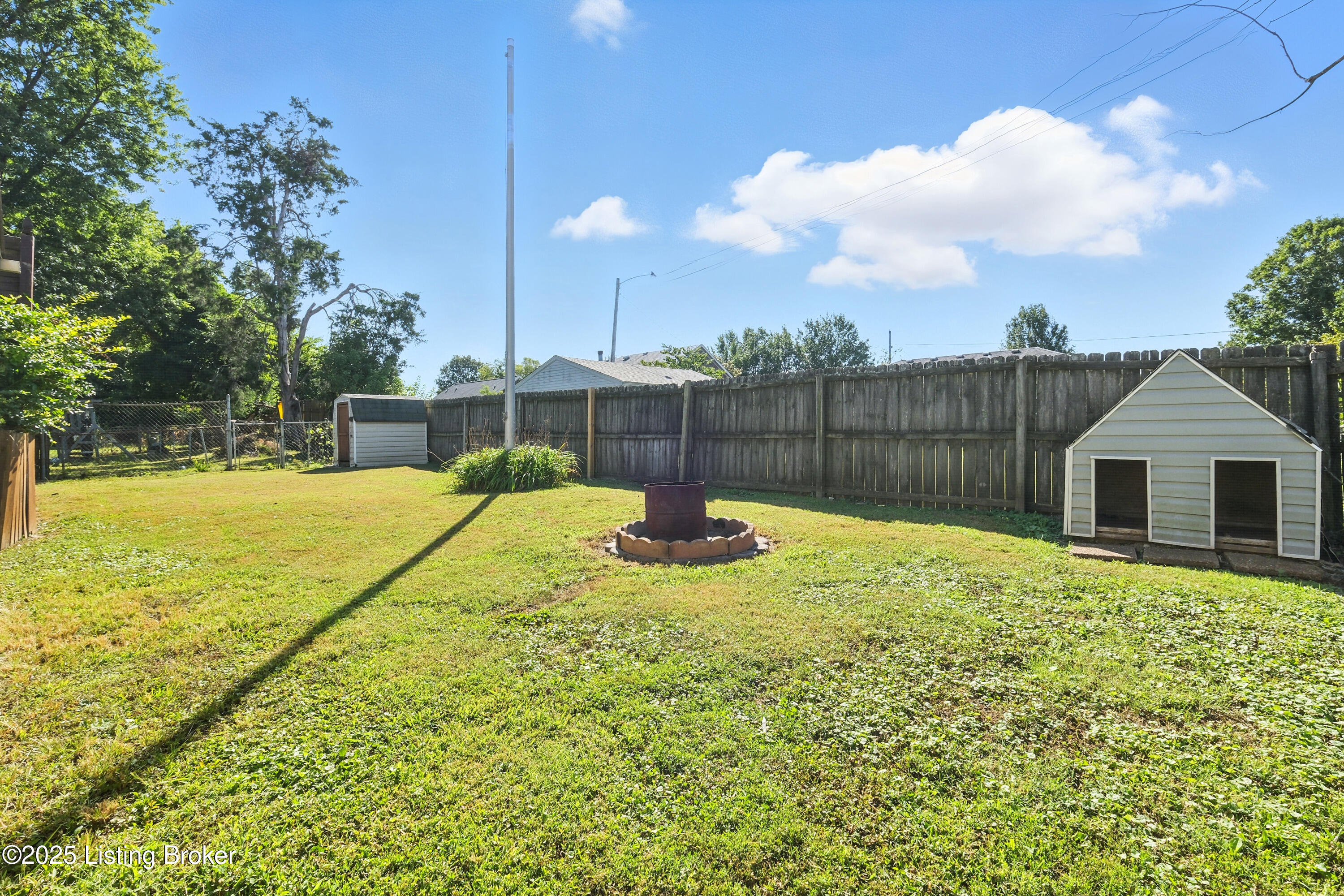 325 E Blue Jay Rd