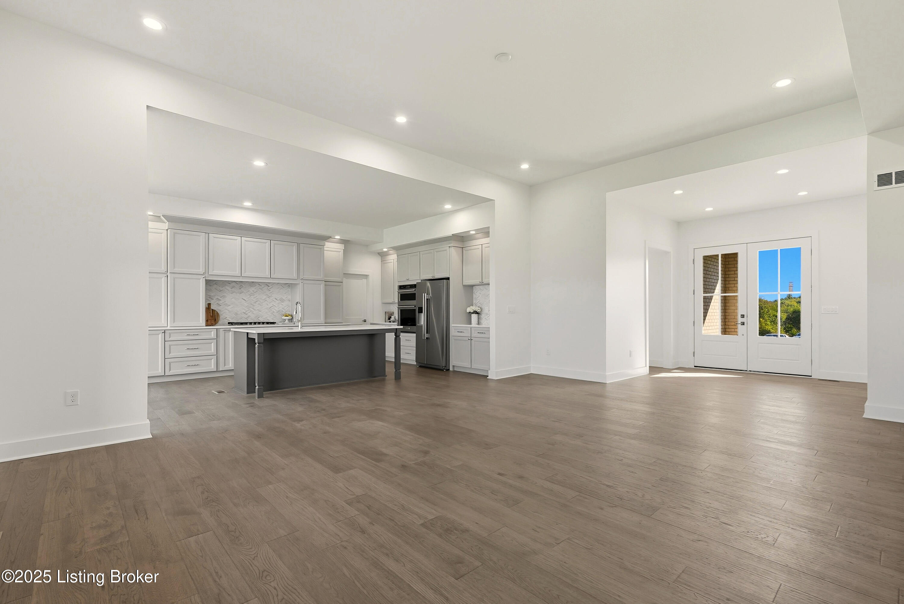 3214 Grand Lakes Dr