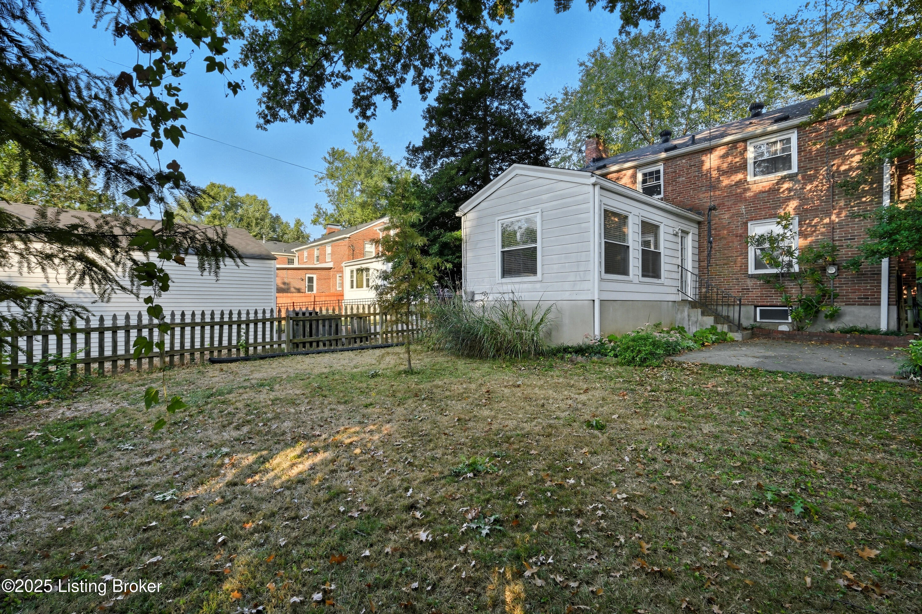 2332 Brighton Dr