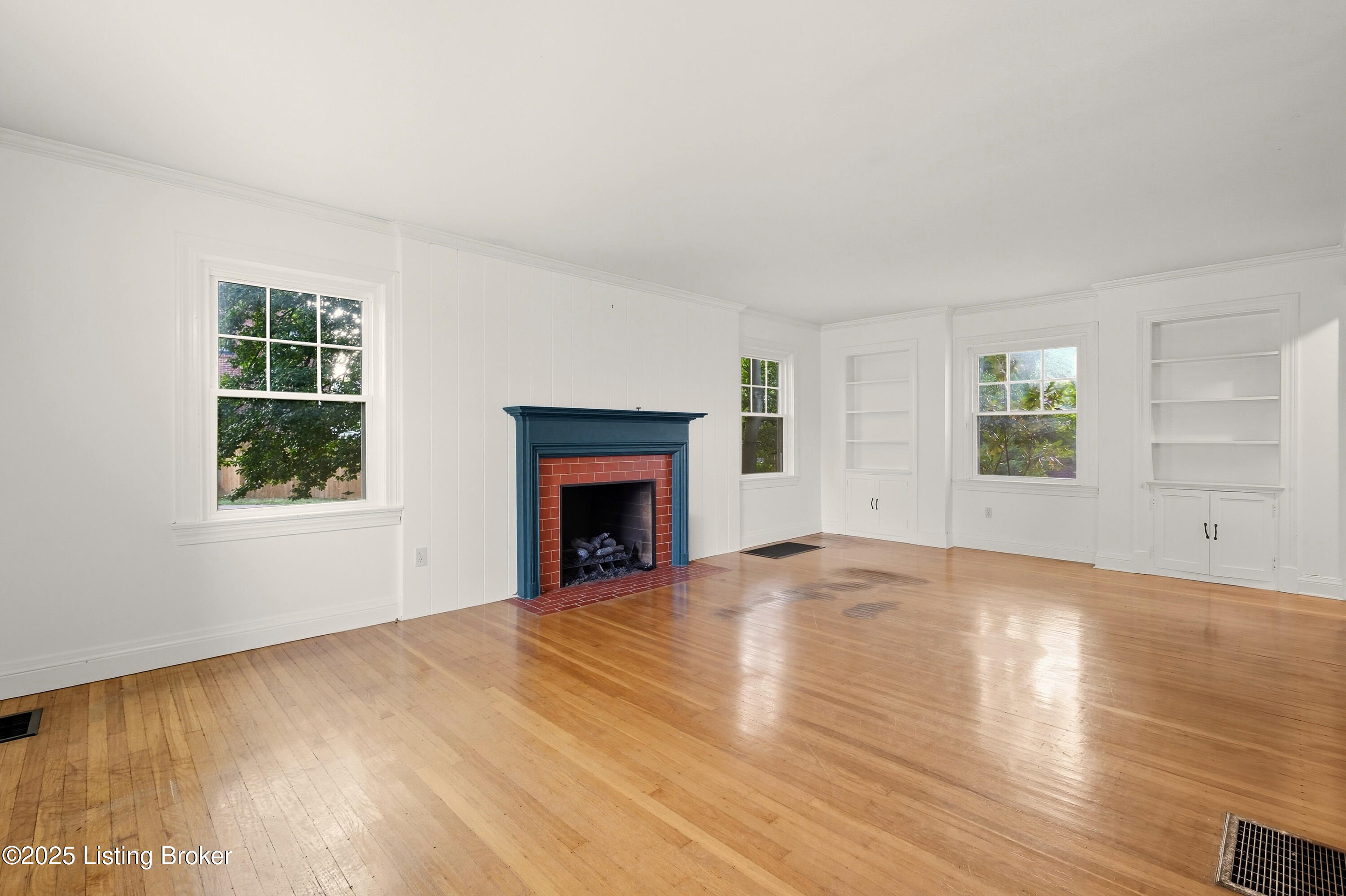 2332 Brighton Dr