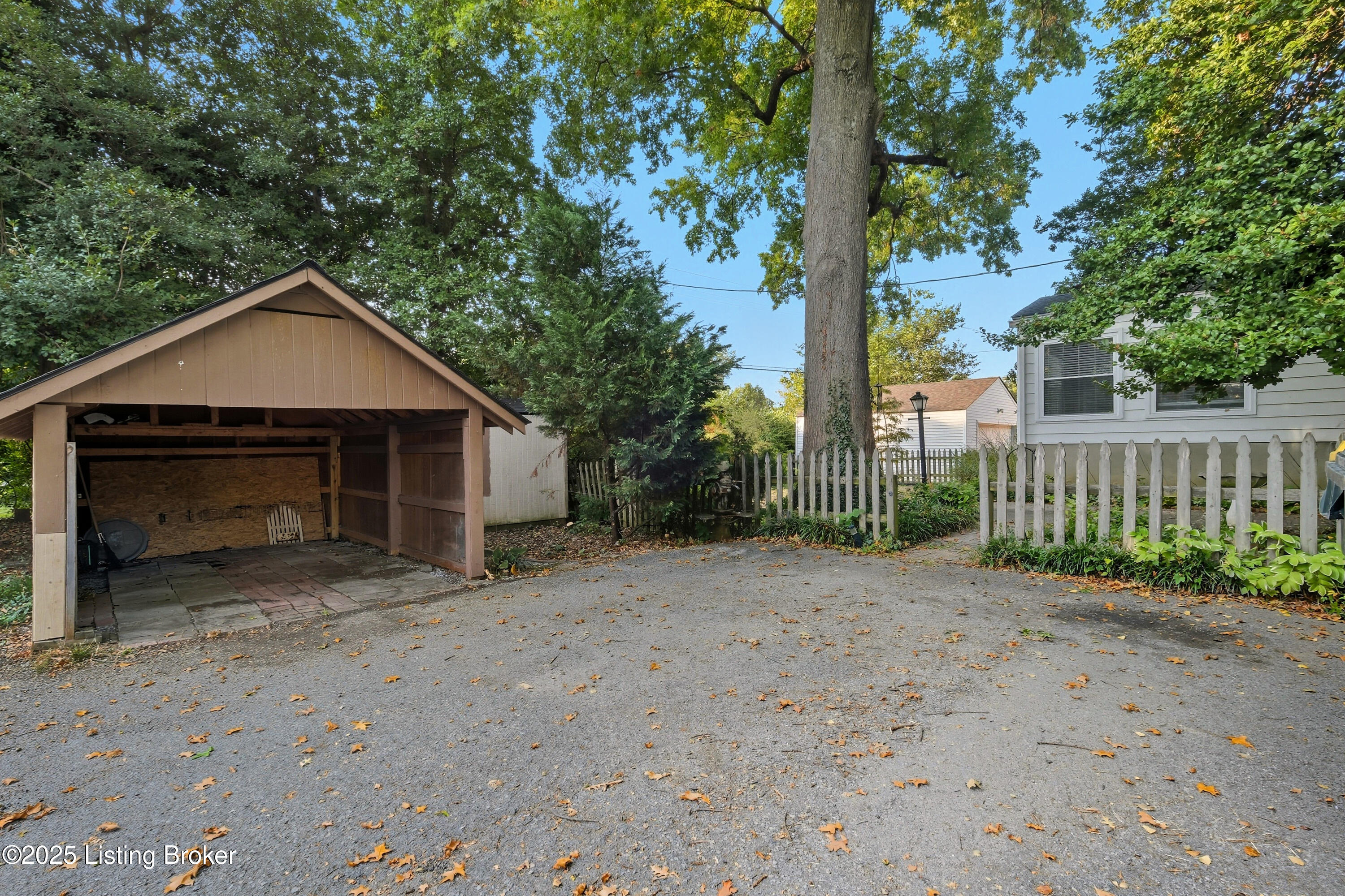 2332 Brighton Dr