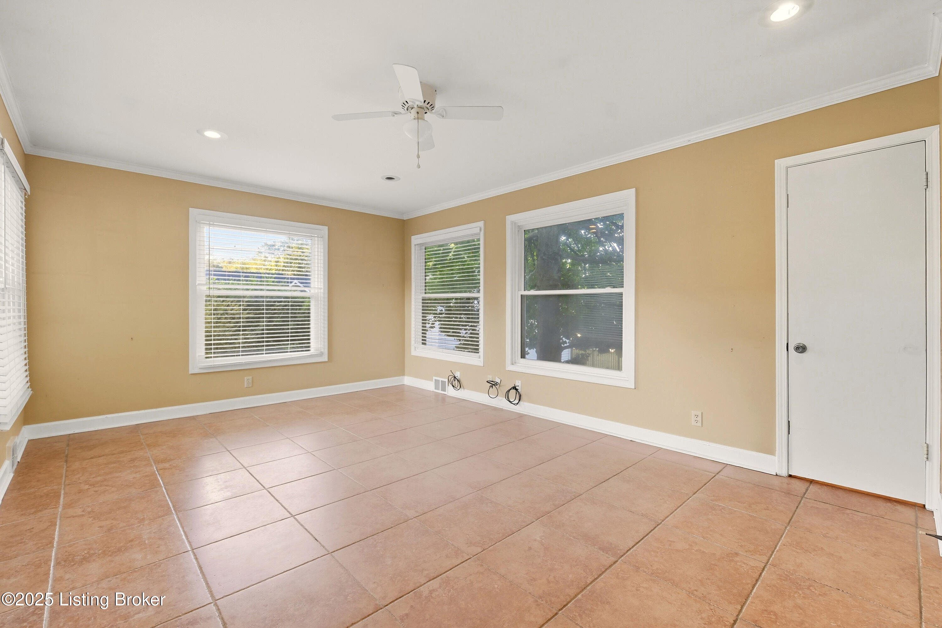 2332 Brighton Dr