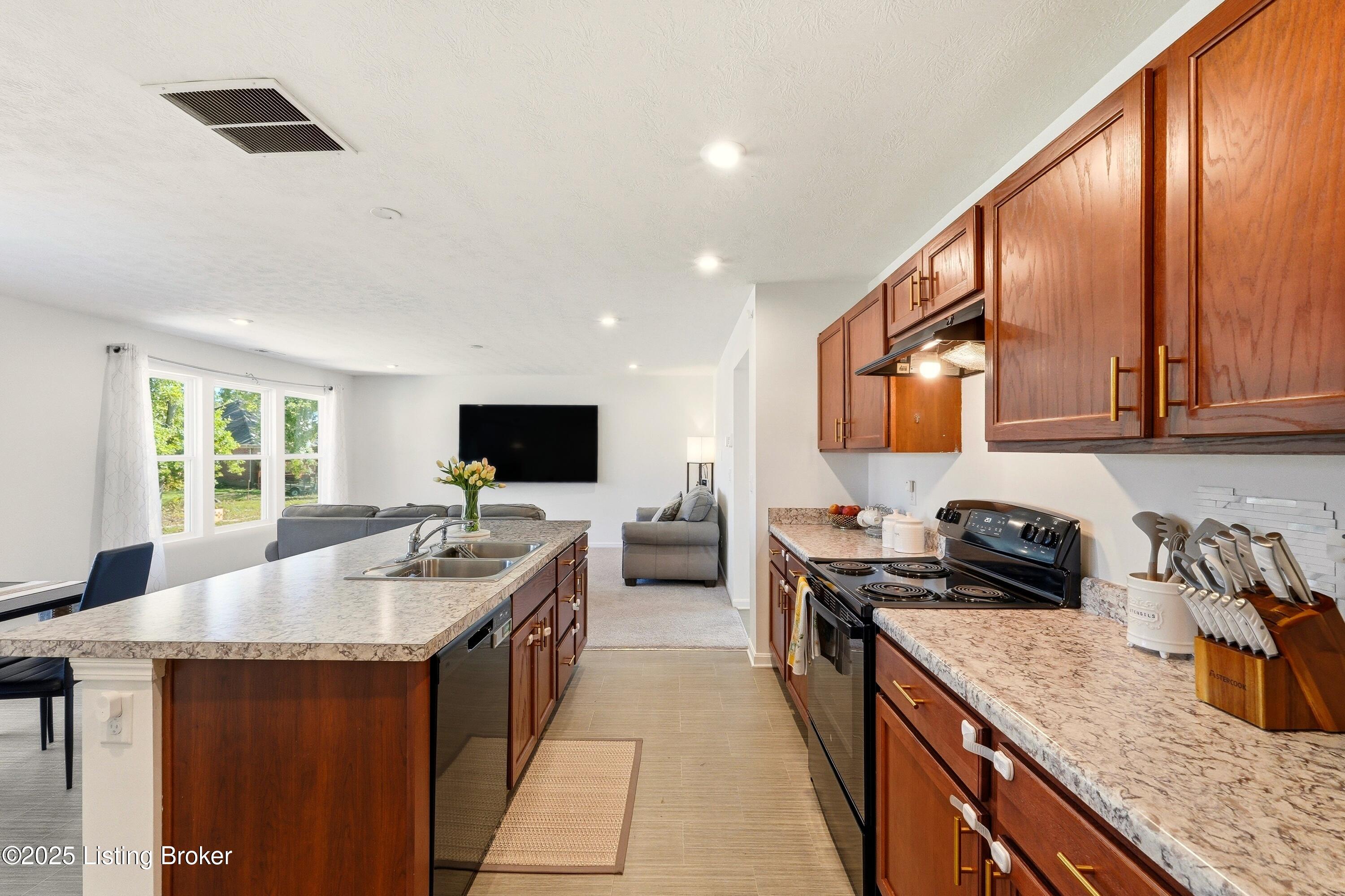616 Mallard Lake Blvd