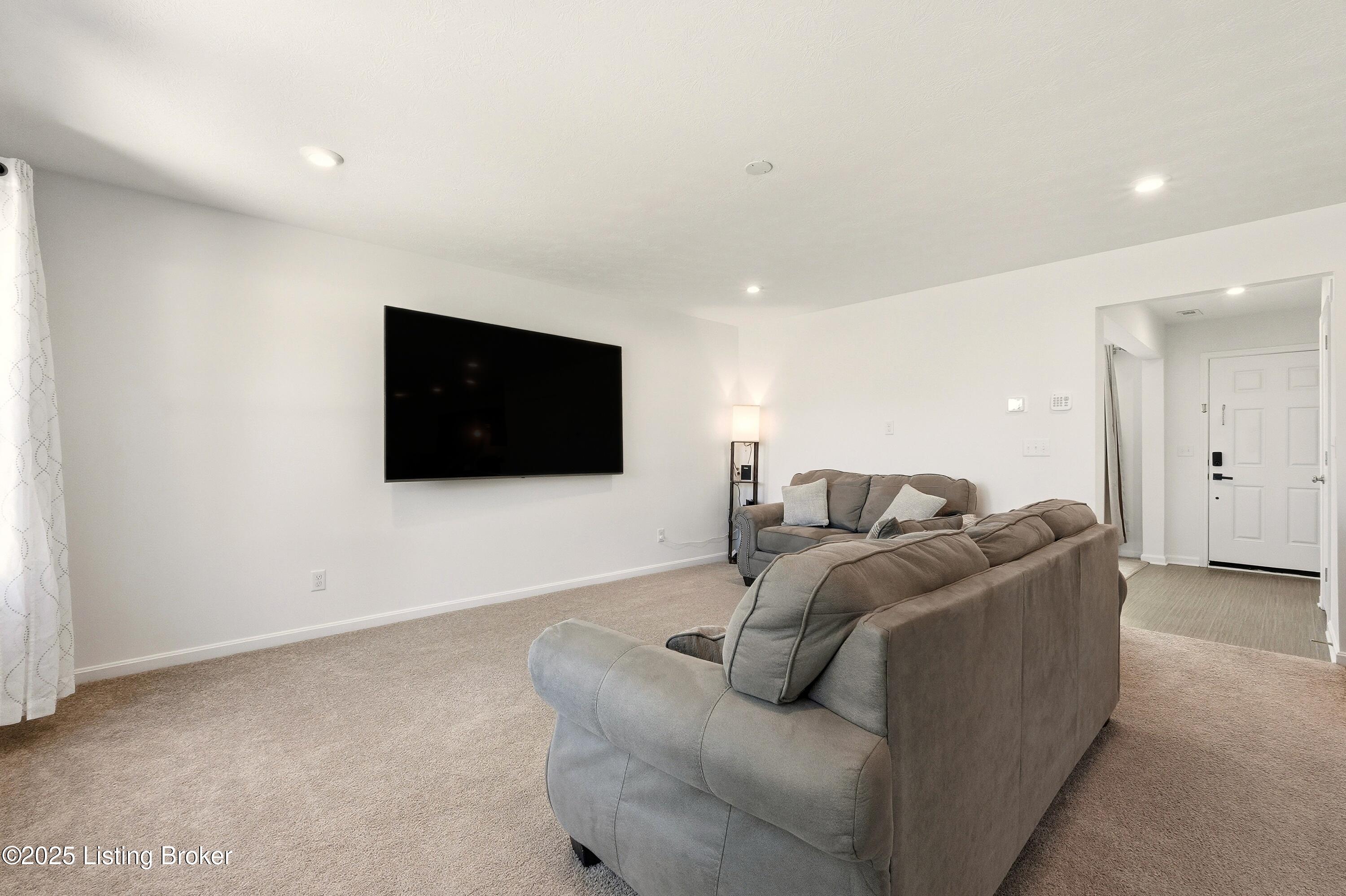 616 Mallard Lake Blvd