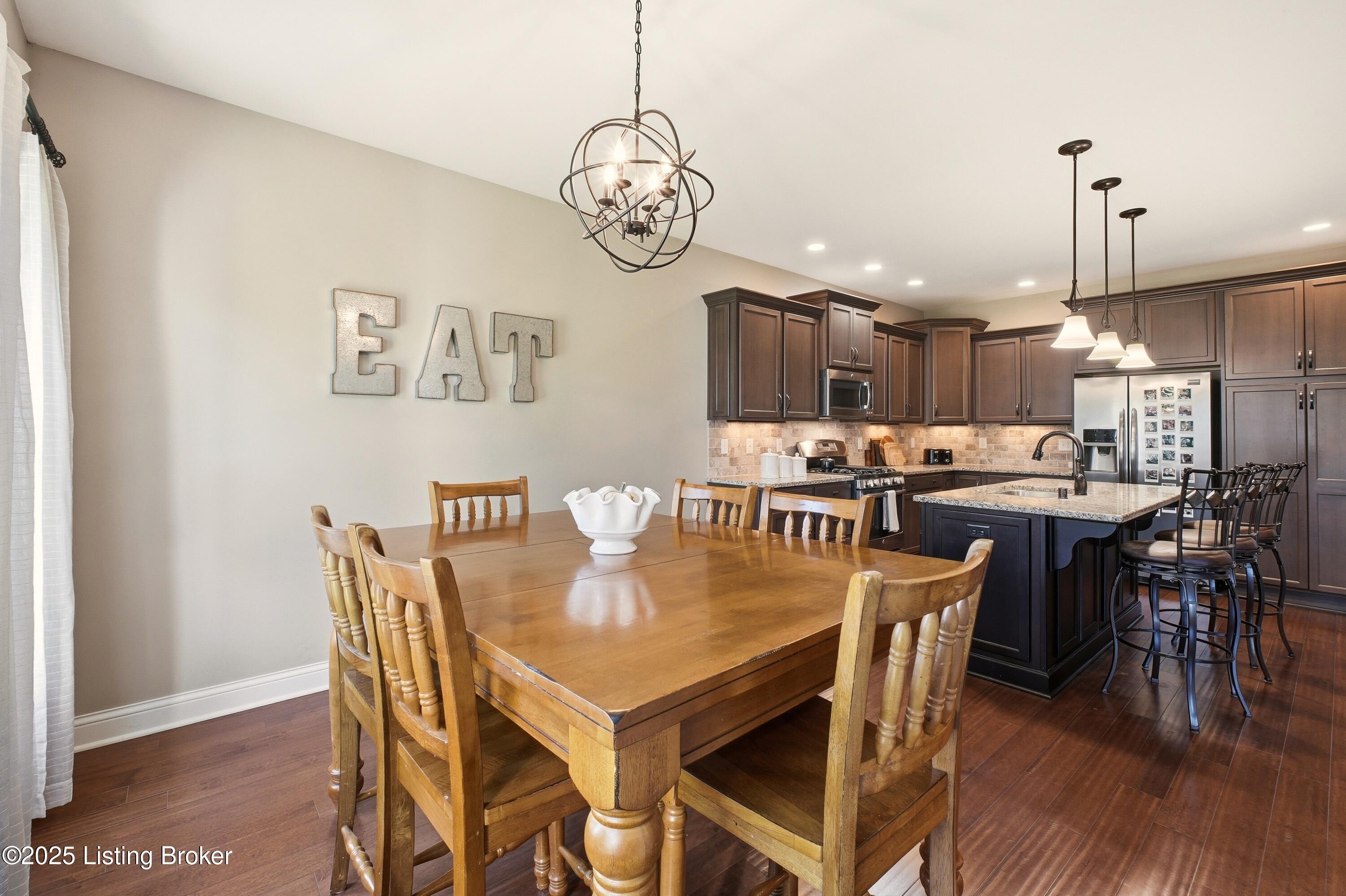 5211 Rock Ridge Dr, Louisville