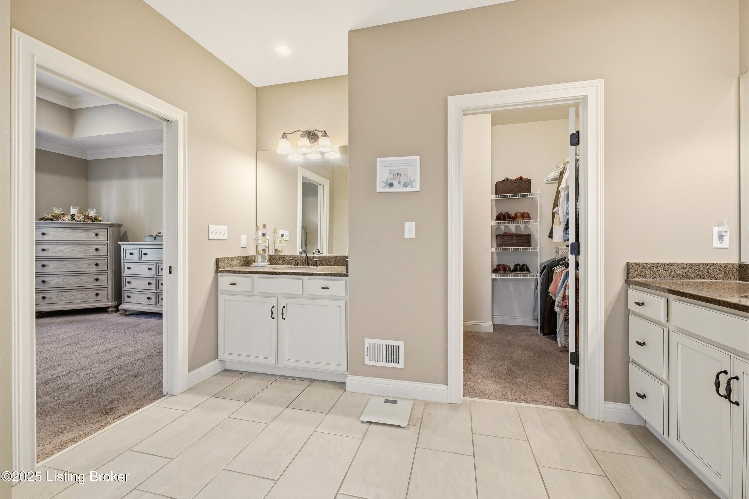 5211 Rock Ridge Dr, Louisville